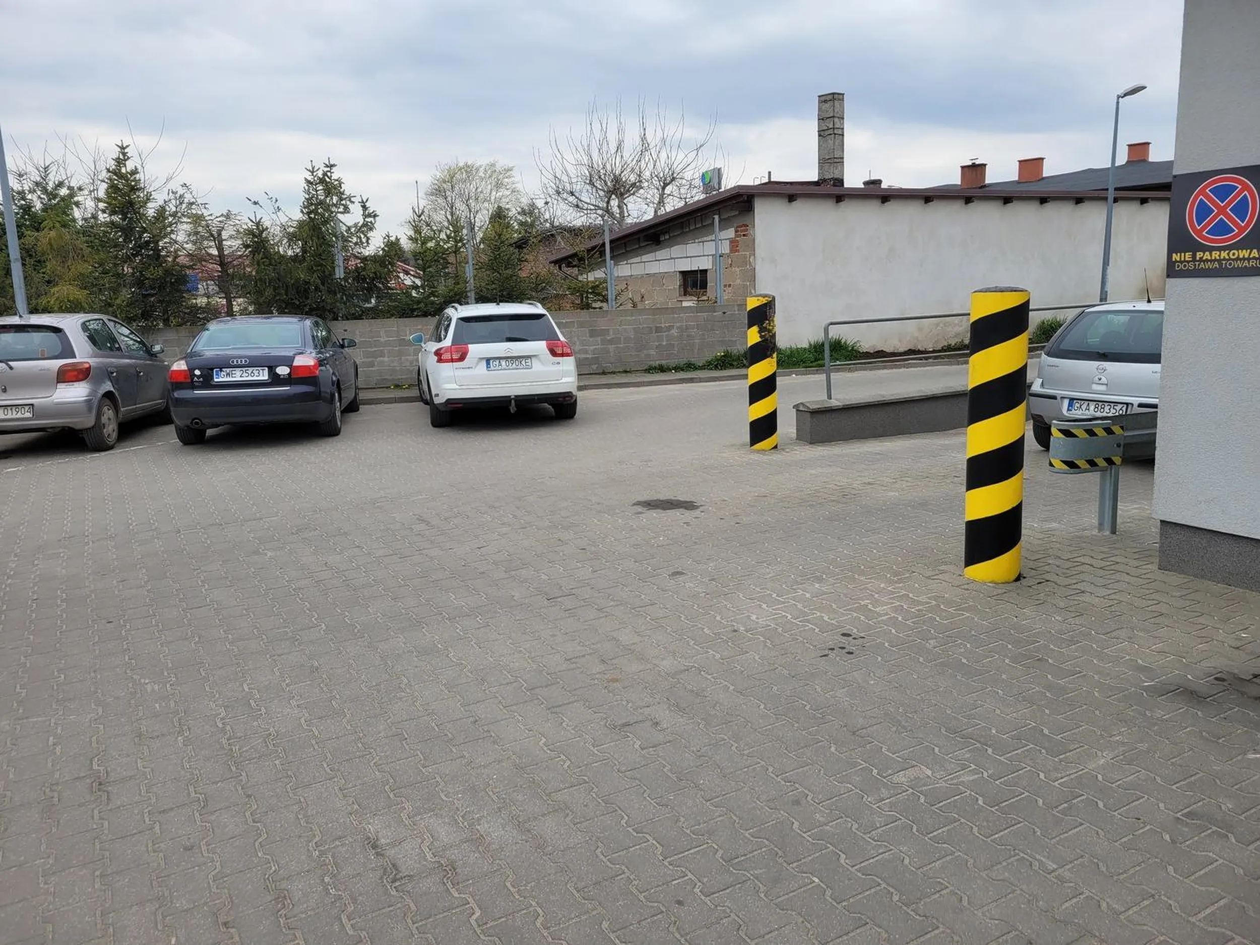 Biedronka chwaszczyno, przejazd zablokowany