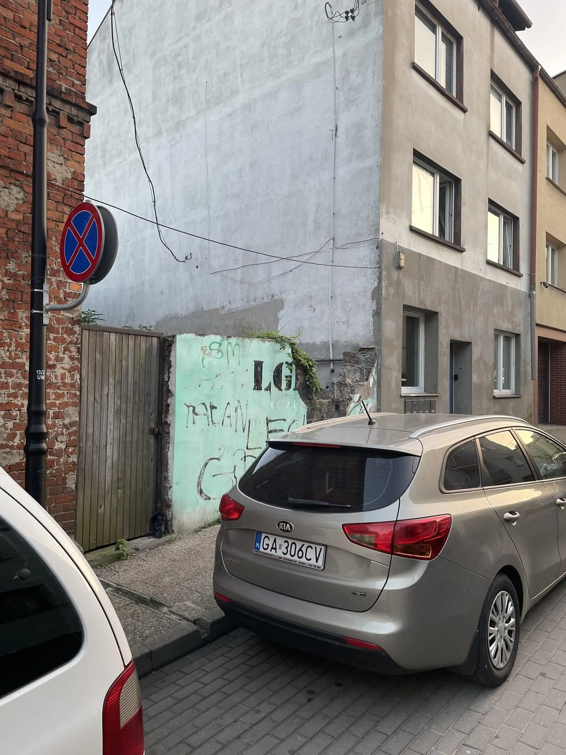 Parkowanie na zakazie / zablokowanie mijanki