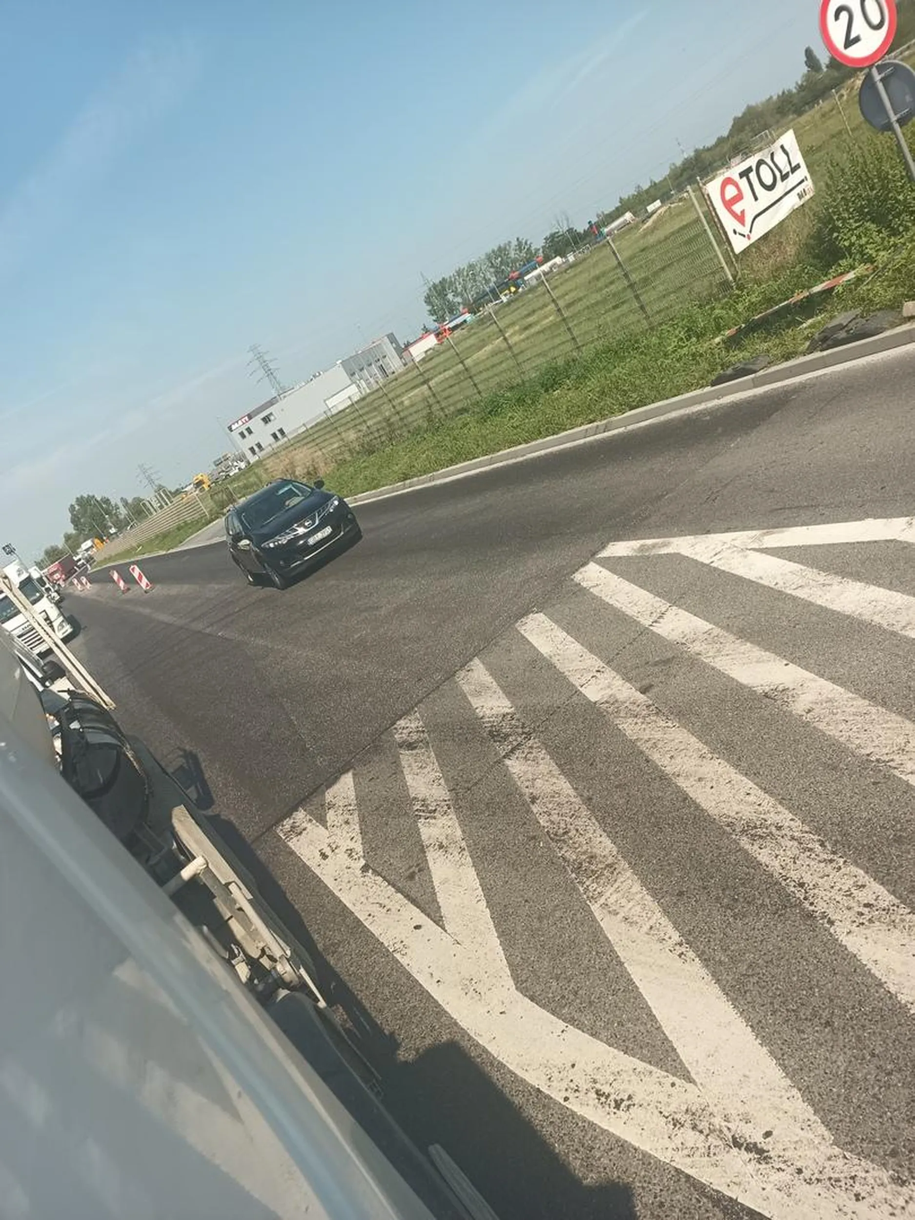 Zerowa znajomość znaków poziomych i pionowych, z sporą ilością cwaniactwa.