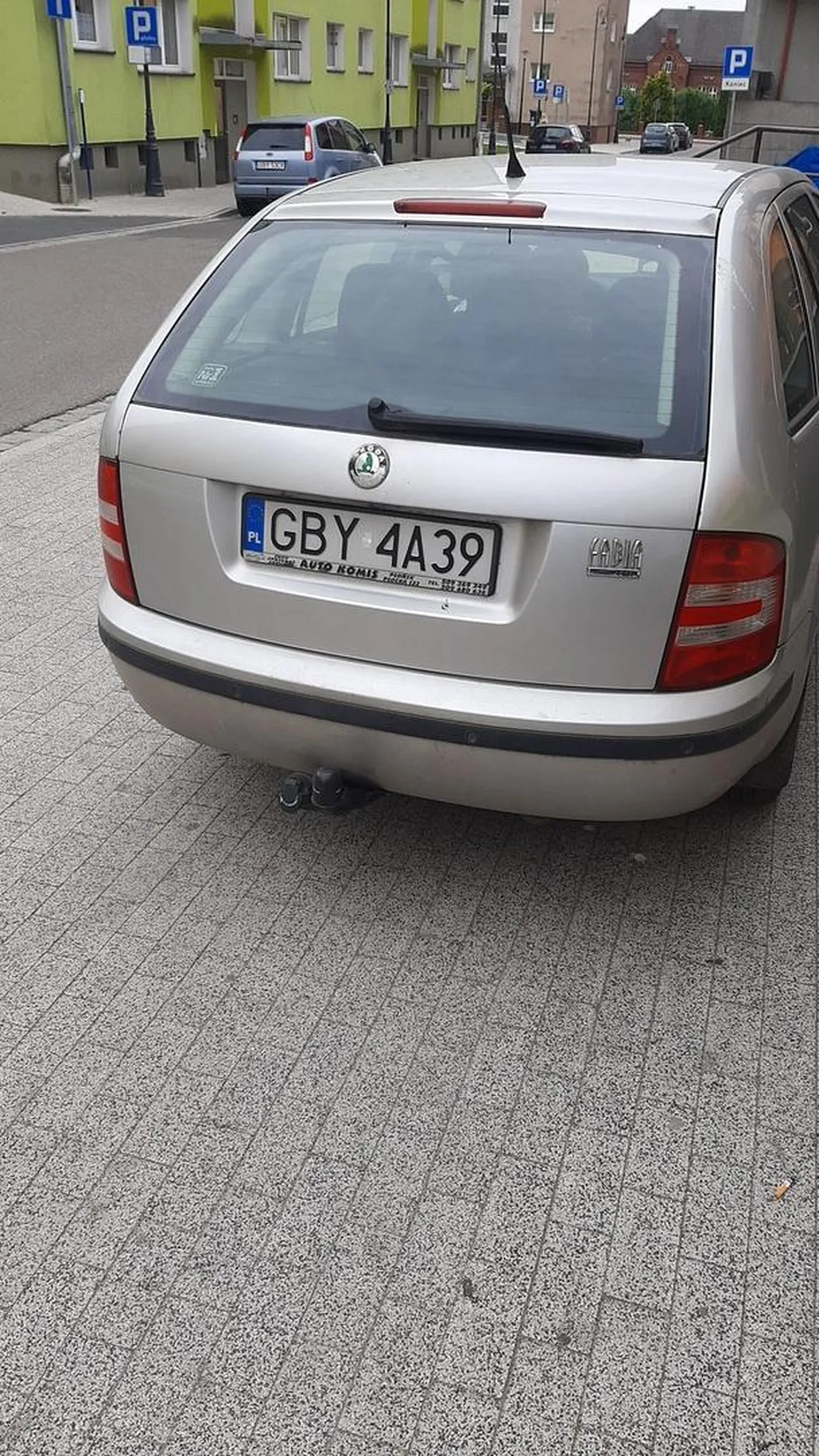 nie pozdrawiam kierowcy szarej skody fabii, potrącił mnie na chodniku przed gamą