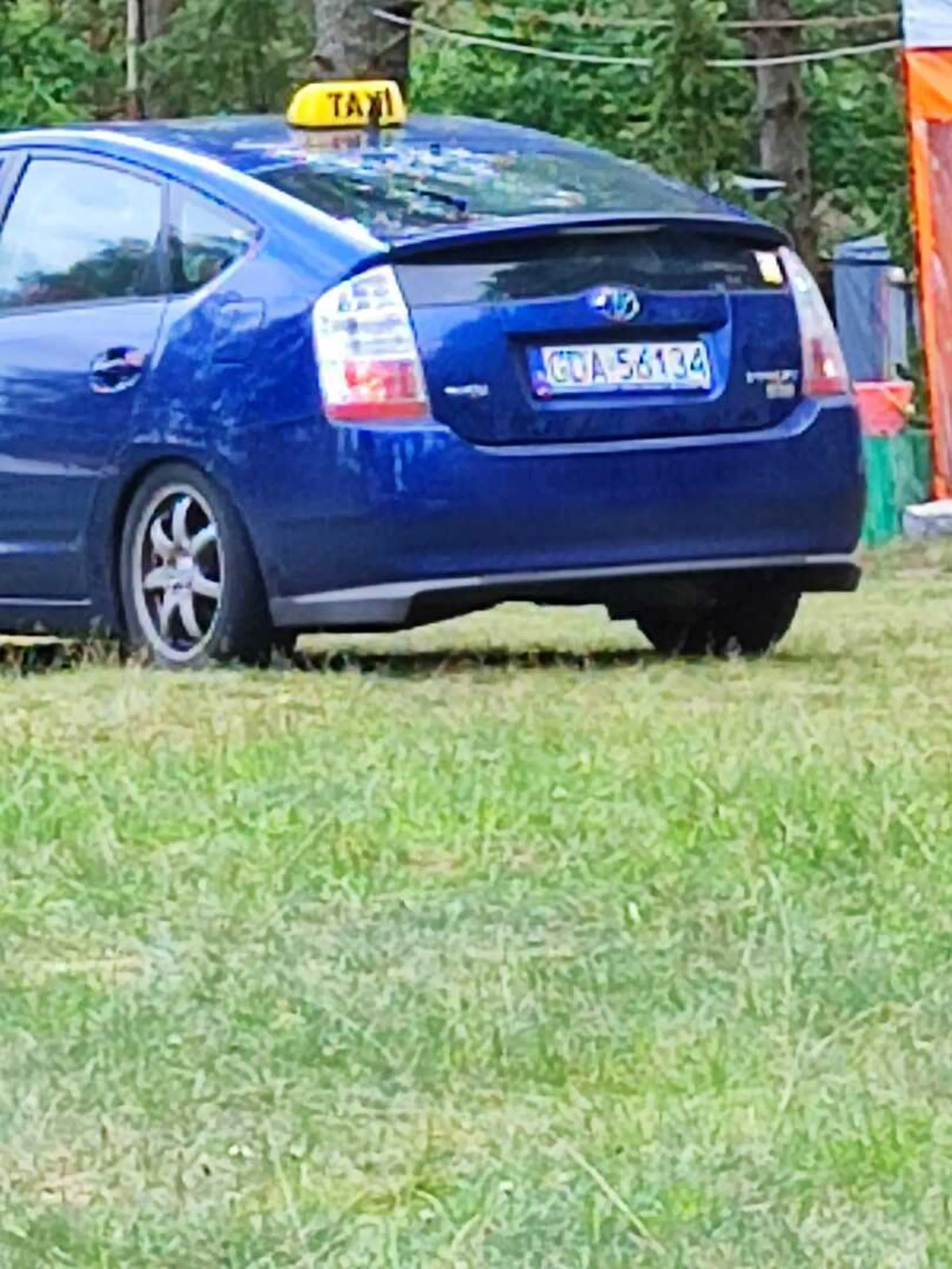 Uwaga na taksiarza. Jeździ pod wpływem alkoholu. Toyota Prius. Pruszcz Gdański, Gdansk