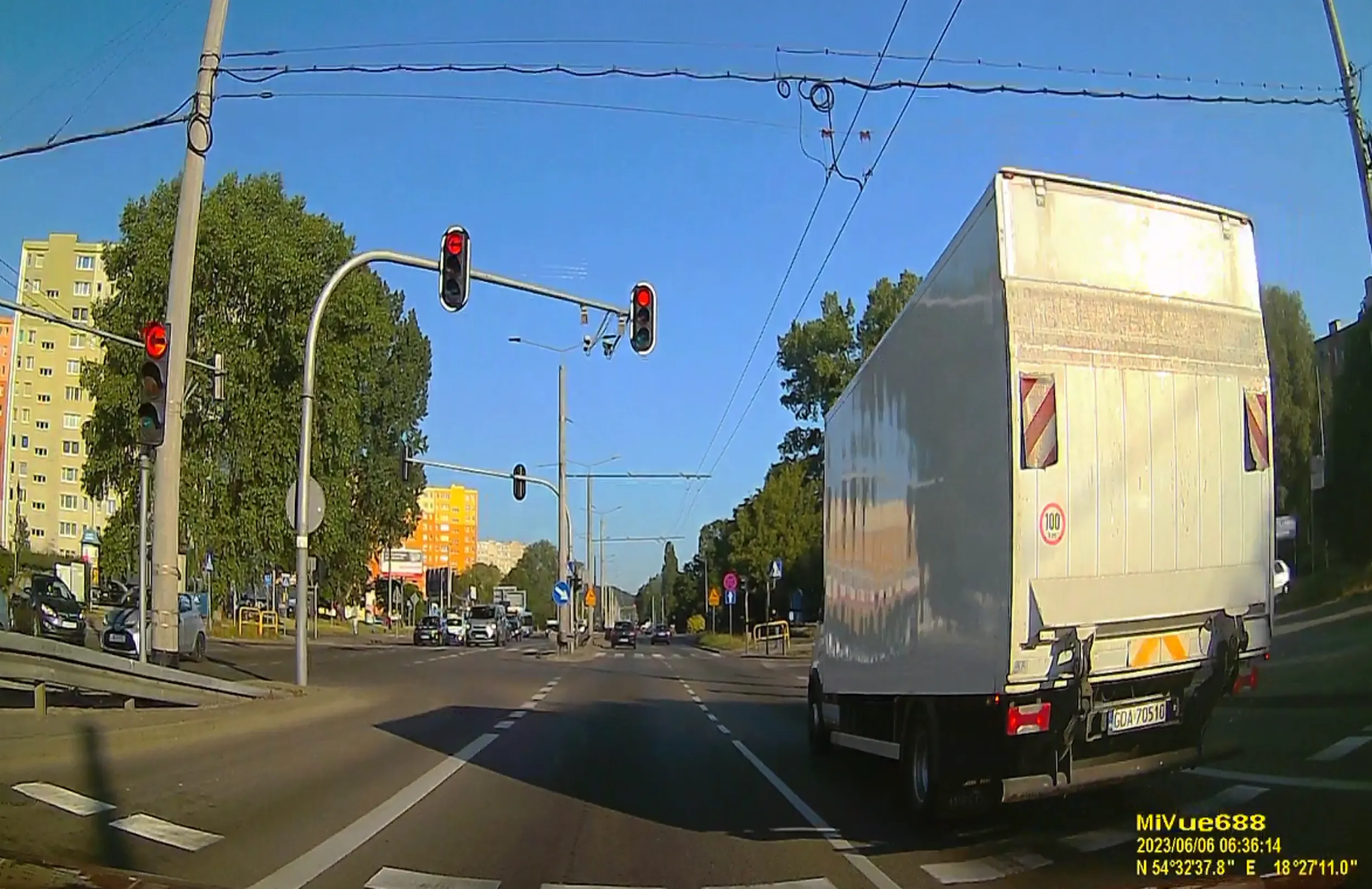 Na czerwonym Pan jeździ...