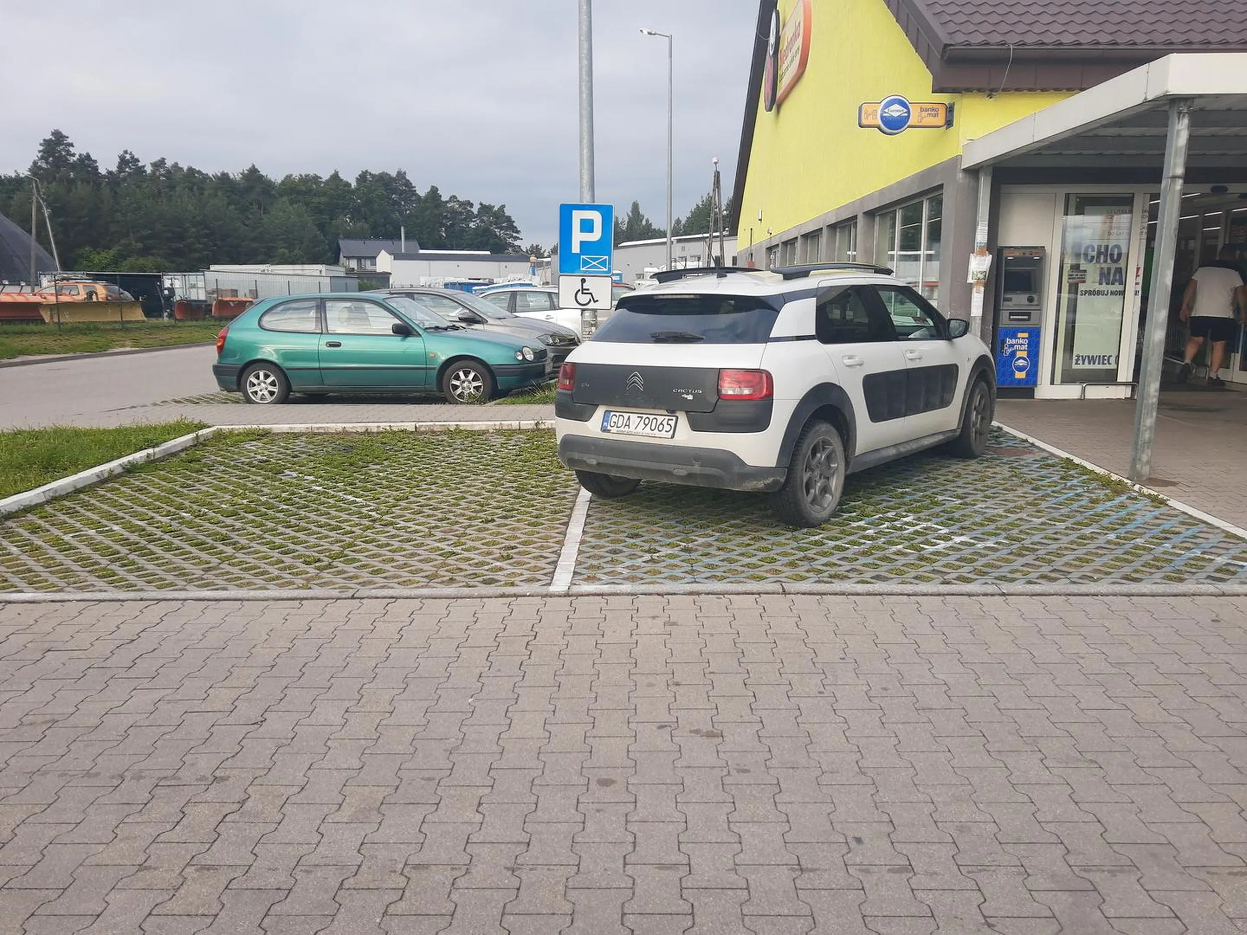 Ja tylko do bankomatu,i to na bogato. Trąbki W.