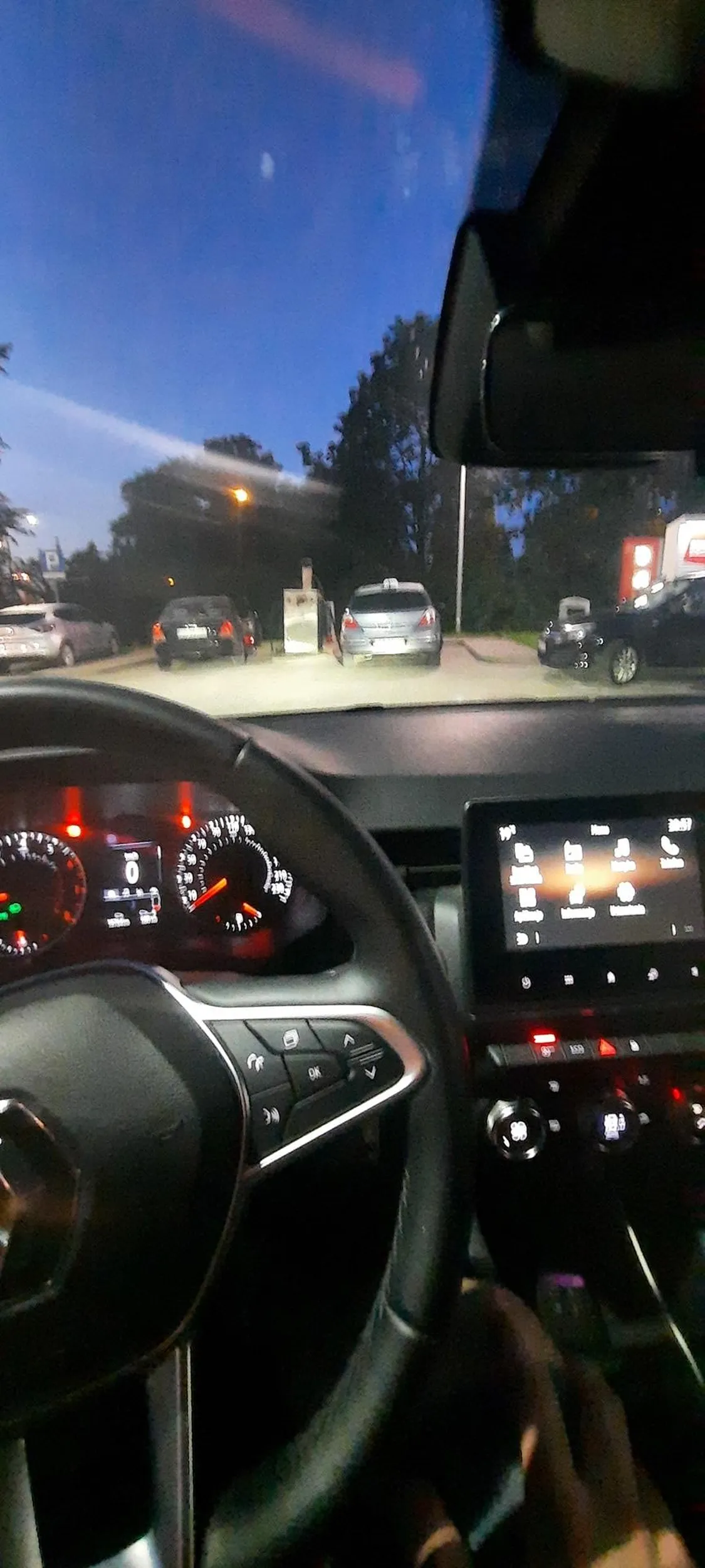 Ciapaki z taxowki blokują miejsce na kompresorze i odkurzaczu