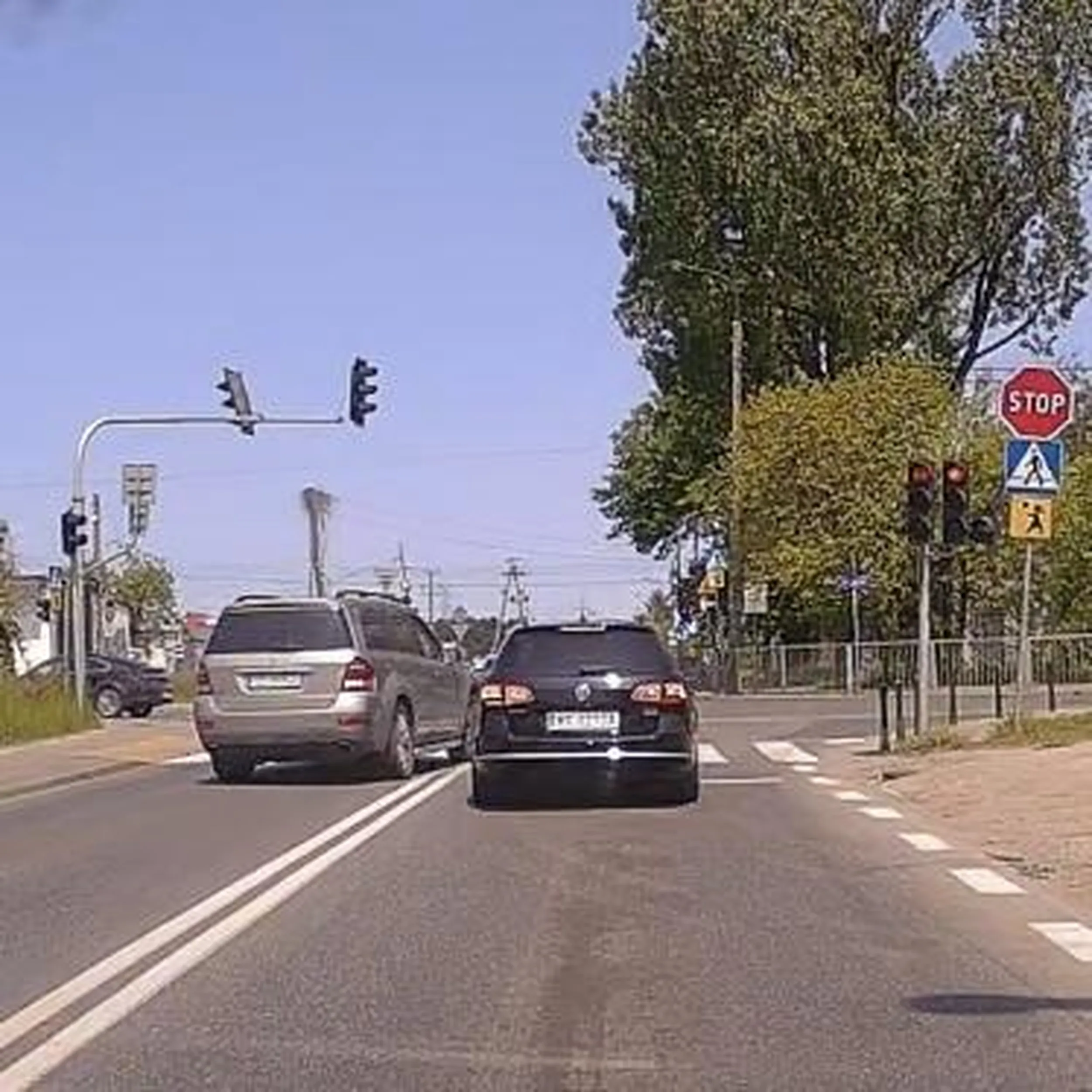 Pana Kierowcę Mercedesa przepisy nie obowiązują…