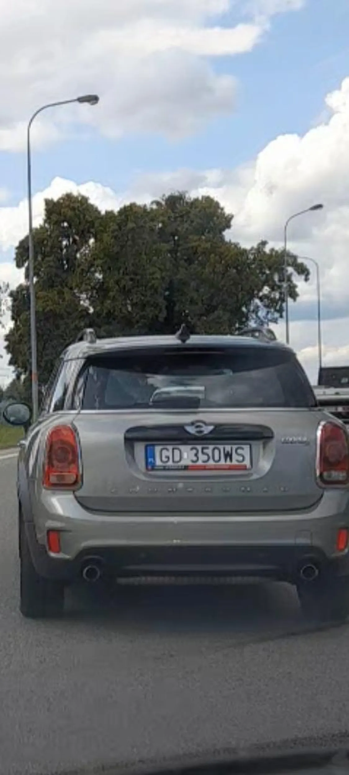 Uwaga na te babcie w aucie z dużą prędkością zmienia pasy wymusza wpycha se na chama