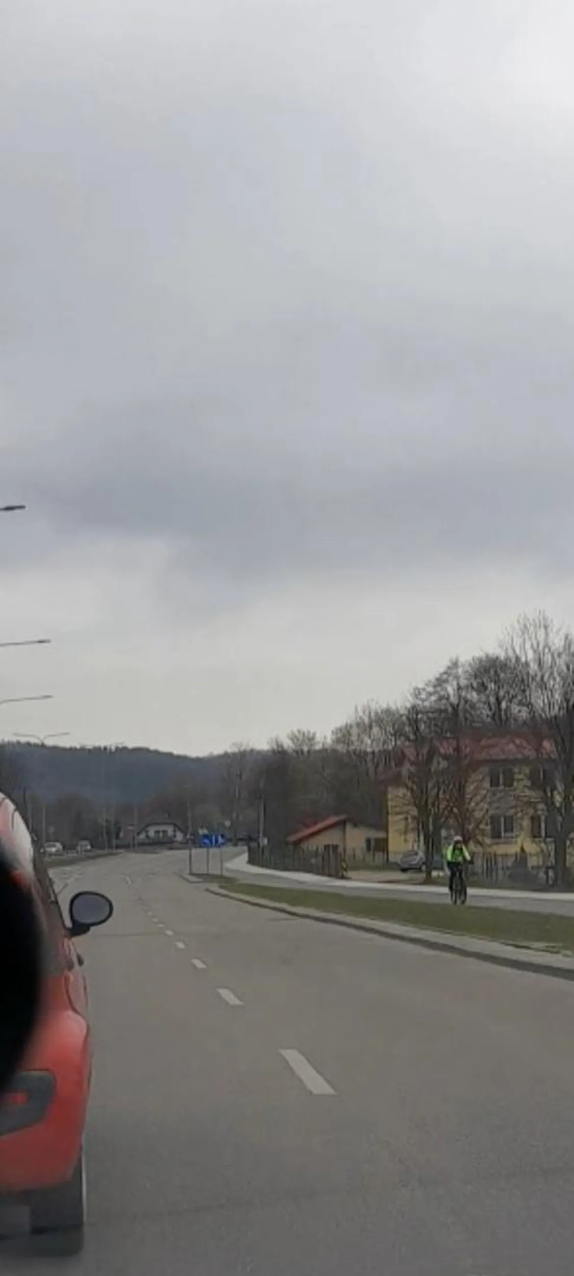 Włączamy kierunki panie kierowco i jeździmy prawym pasem jazda lewym pasem przy prawym wolnym do 3 tys mandatu