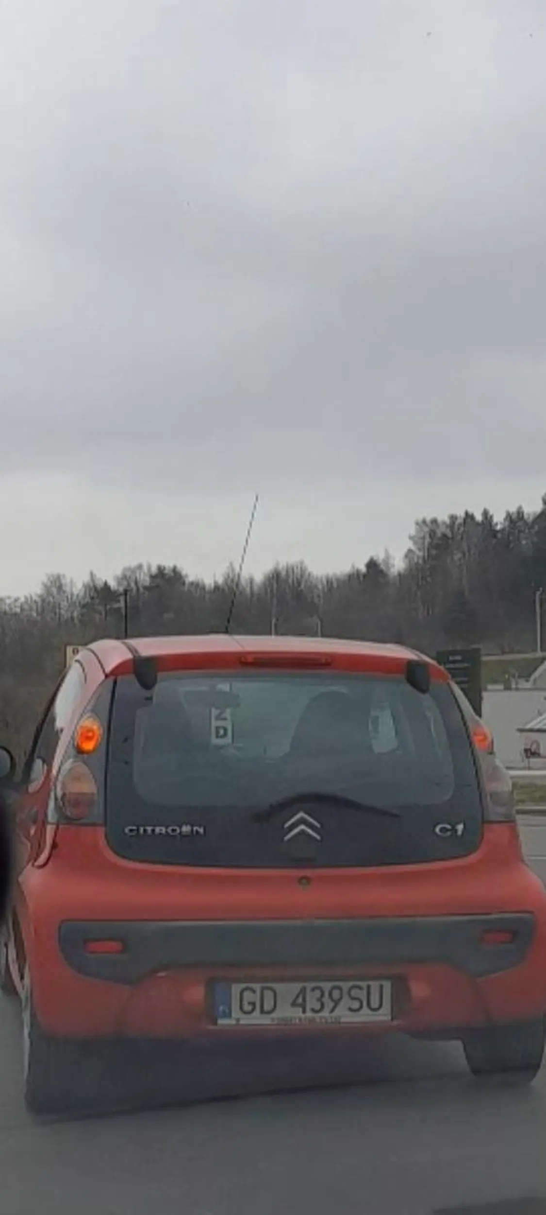 Włączamy kierunki panie kierowco i jeździmy prawym pasem jazda lewym pasem przy prawym wolnym do 3 tys mandatu