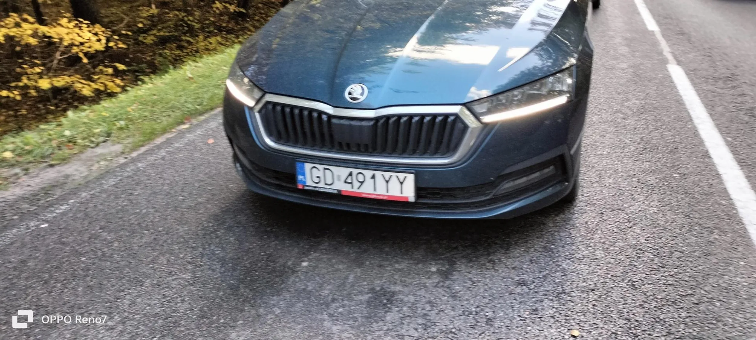 Wariat drogowy poczas próby wyprzedzania maksymalnie przyśpieszył.GD491YY