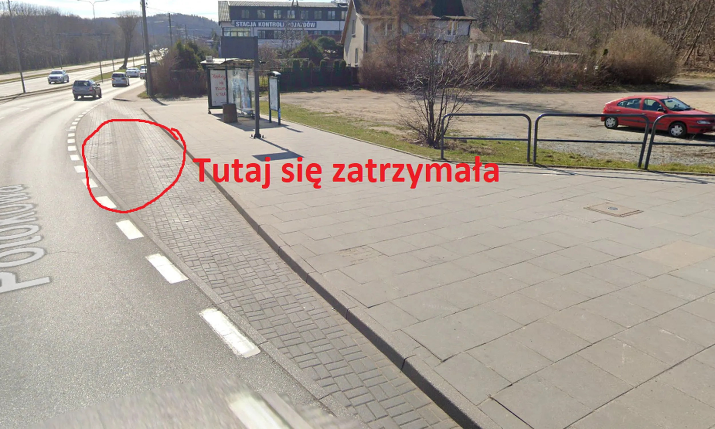 1 listopada około godziny 13 pasażerka postanowiła się zatrzymać w zatoce autobusowej. Dokładniej mówiąc - NA SAMYM ŚRODKU zatoki autobusowej. Wisienką na torcie jest to, że od razu za przystankiem jest ogólnodostępny parking, gdzie bez problemowo by się zatrzymała (zobacz zdjęcię w załączniku). Tą decyzją unieruchomiła całe skrzyżowanie na rondzie De la Salle, w tym 3 autobusy. Kierowca autobusu zaczął trąbić, aby uświadomić naszą ,,biedną pasażerkę". Ta w odwecie zaczęła ostentacyjnie krzyczeć do niego i ostentacyjnie pukać się w czoło. Następnie pokazała, że musiała wysadzić dziecko.... Szczena mi opadła. Akcja niczym z serialu ukryta prawda. Społeczeństwo się rozwija, ale niektóre jednostki stoją w miejscu. Badania psychologiczne to minimum.