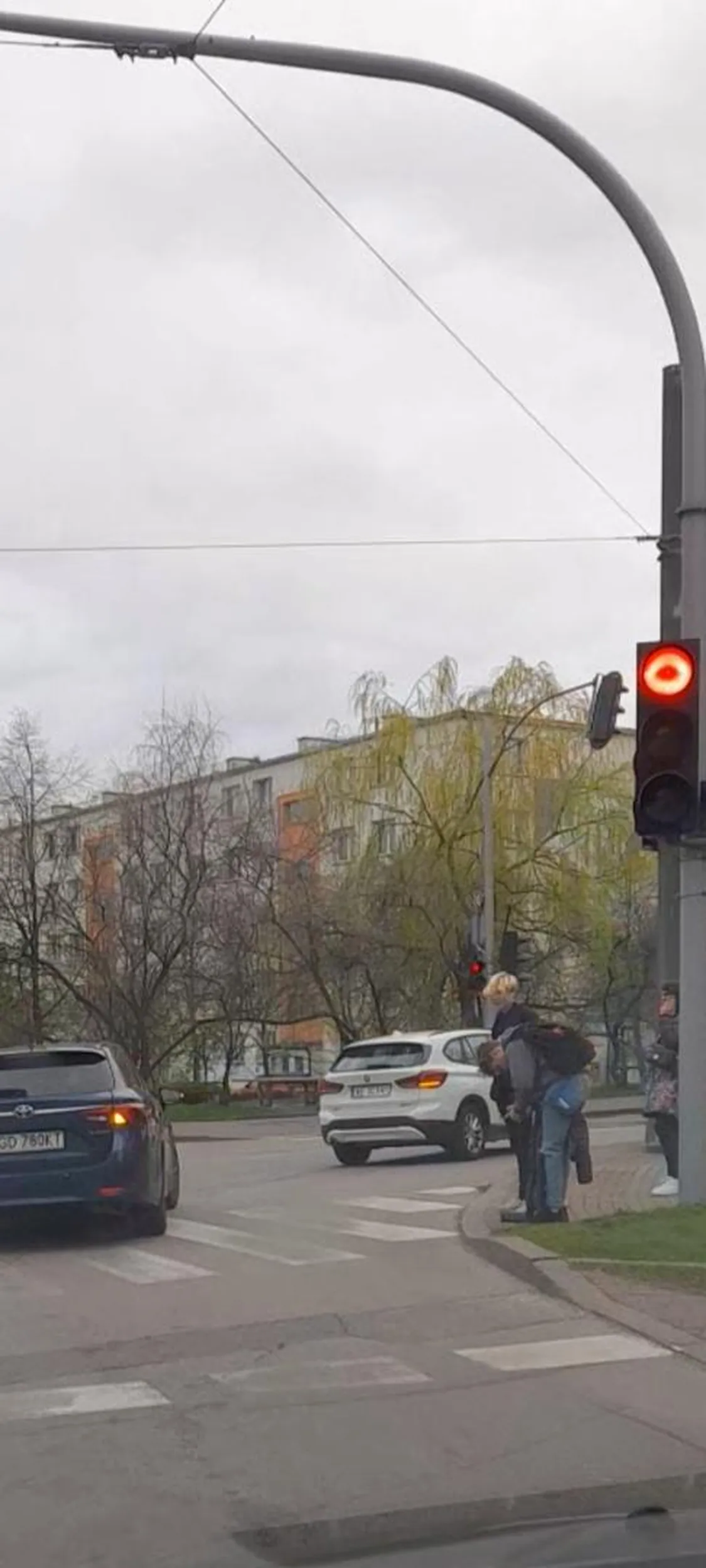 Nie patrzy na światła jeździ na  czerwonym