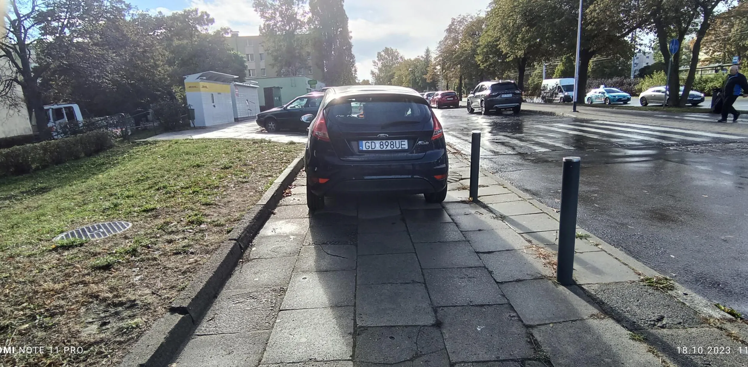 Tymczasem na przymorskim chodniku