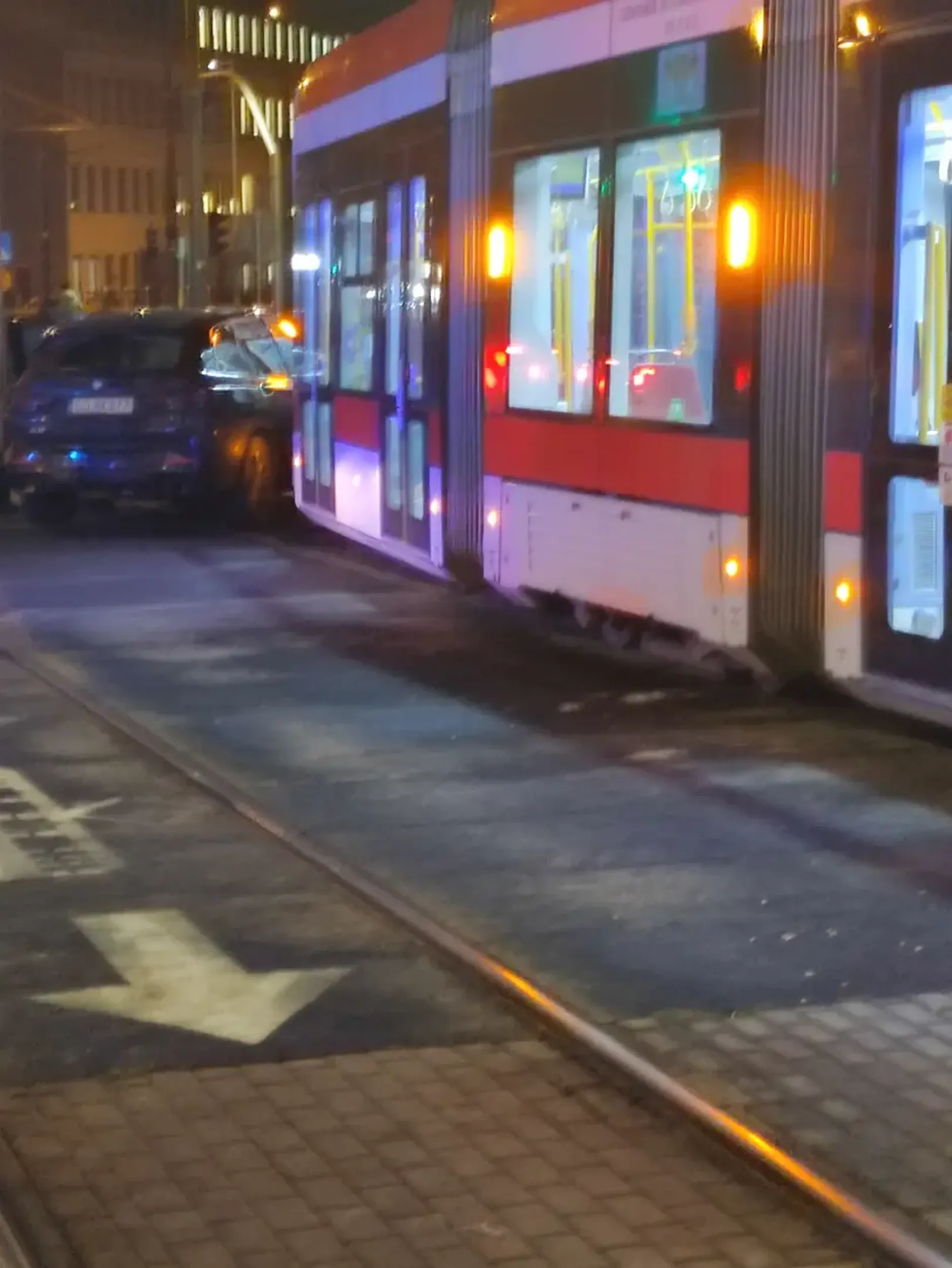 Dzięki ziomek za utrudnienia w ruchu! :D przez Ciebie jechałem 1.5h dluzej do domu niż zwykle! :D Wesołych świąt