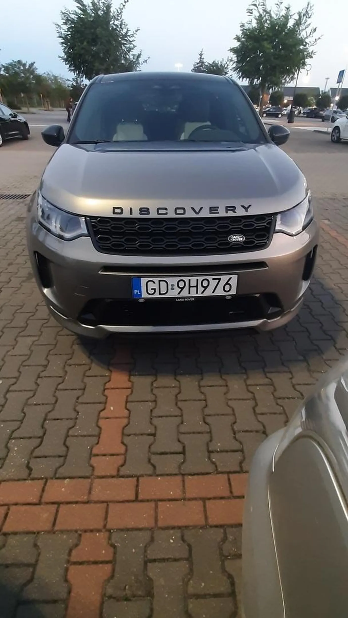 Nie potrafi zaparkować na polu