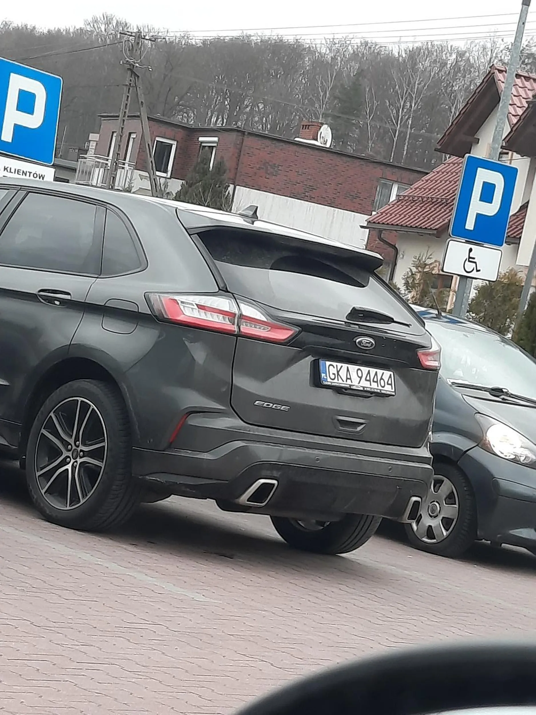 Pan nie wyglądający na inwalidę... ???