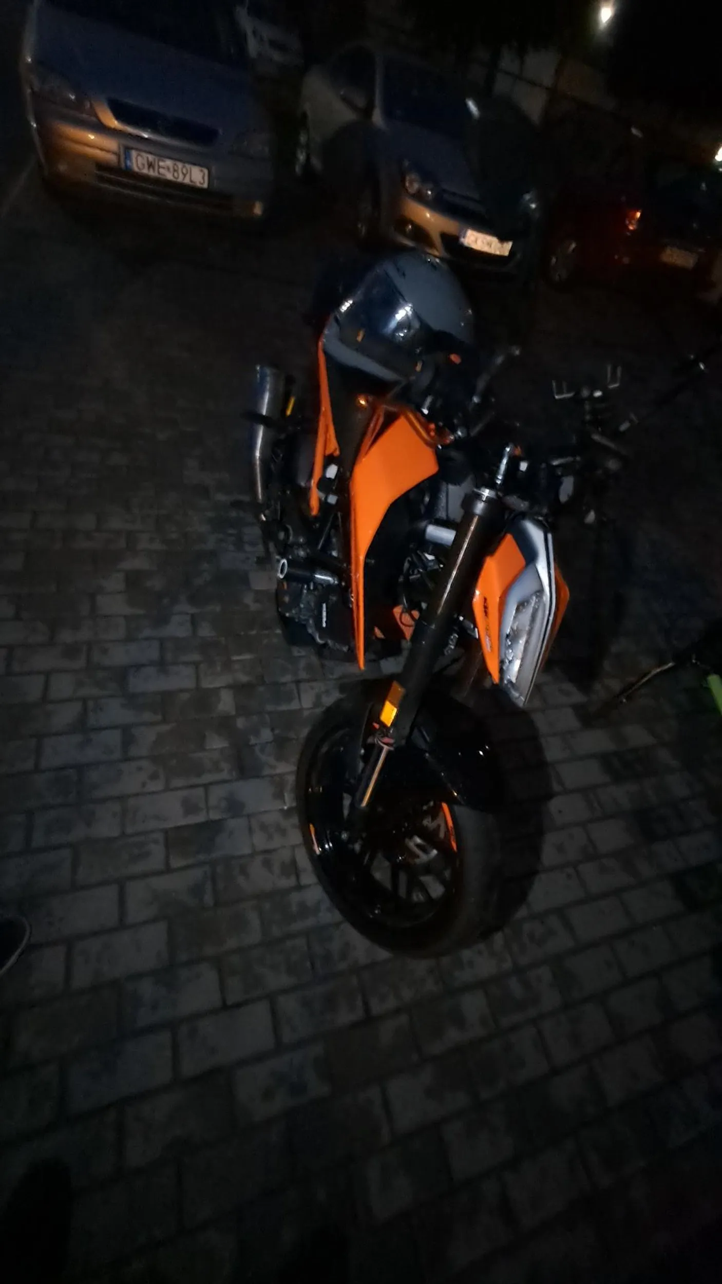 Kajteem djuk stodwadziesciapiec 2017 ABEZZZ nie umje parkowasss i ostatnio jebnal starą babe na pasach po tym uciekł i krzyknął jebac potwierdzaczy i stare baby prądem