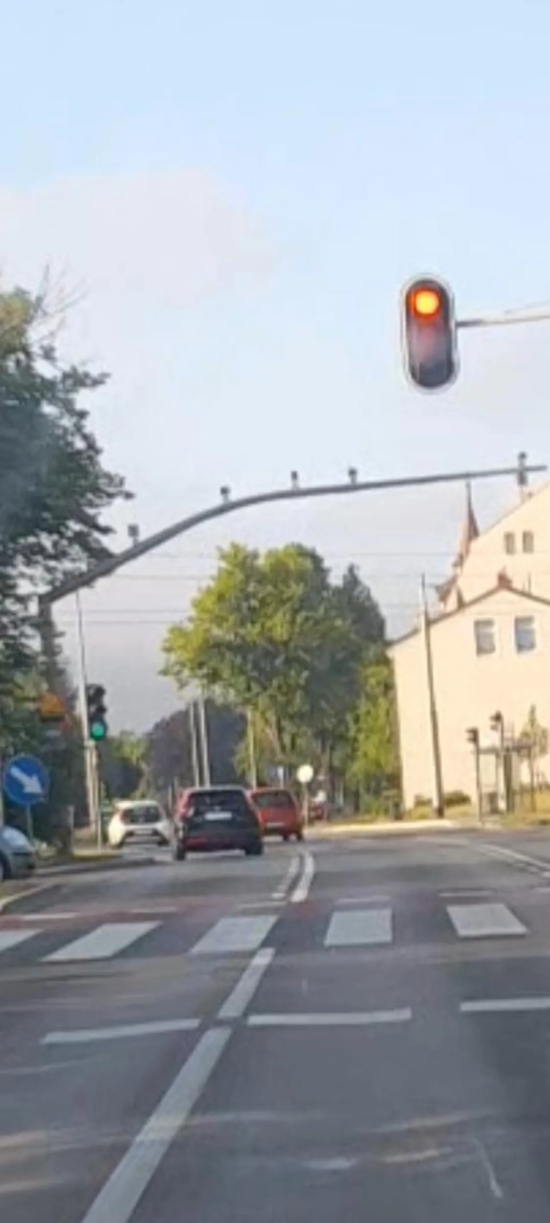 Kierowca miał czas i miejsce  żeby się zatrzymać ale po co jeszcze przygazowal i poleciał