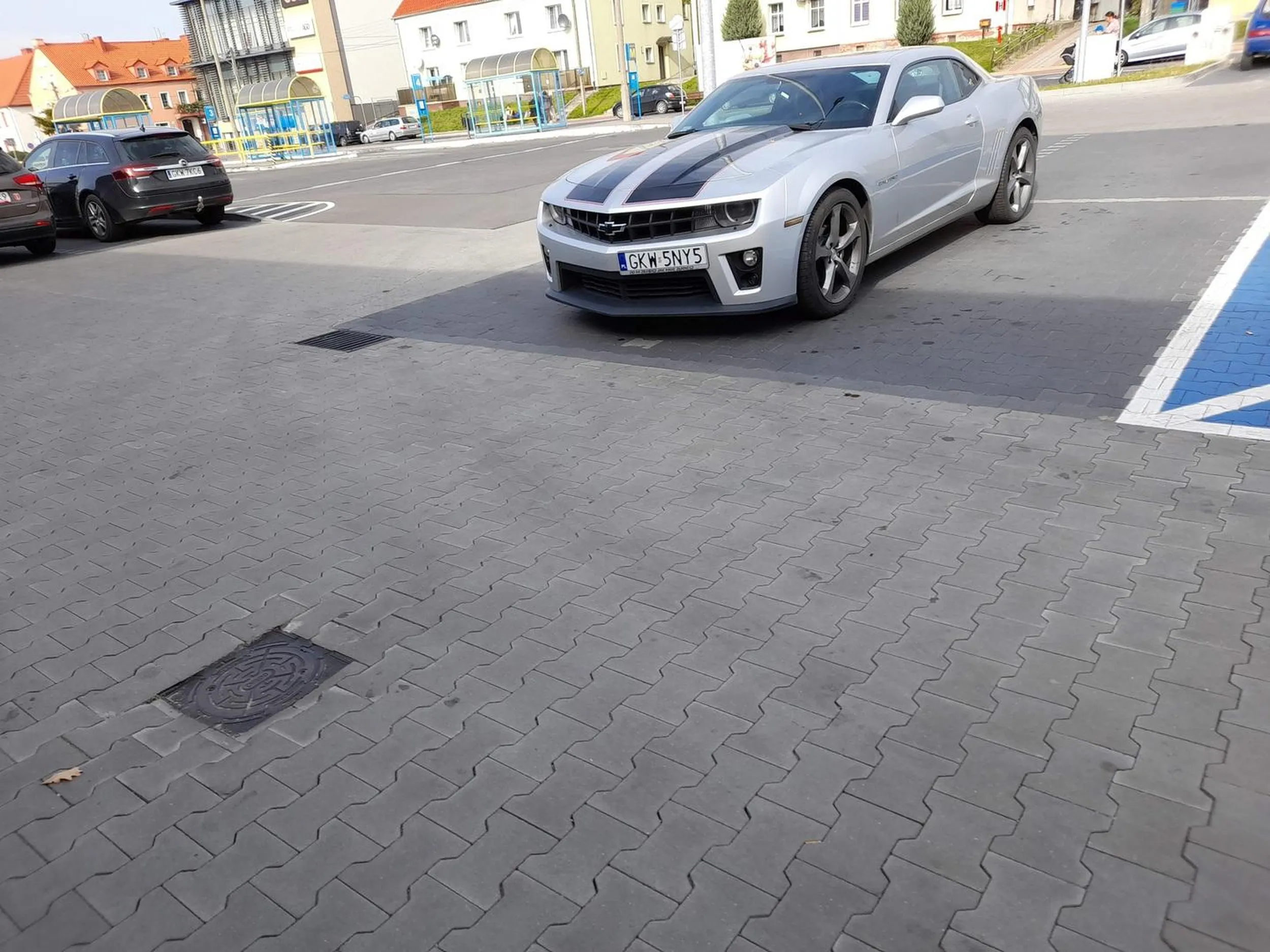 Burak parkuje byle jak, byle gdzie!!!