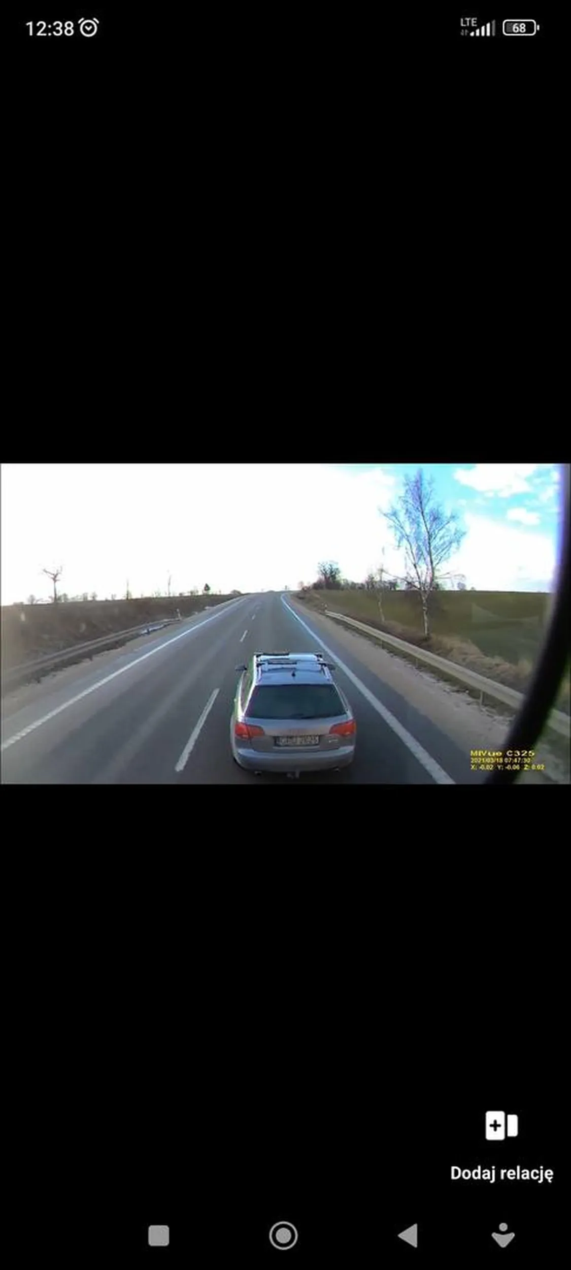 Yebany członek w audi ??? nie pozdrawiam . Wyprzedza na trzeciego po usłyszeniu klaksonu wyhamowuje do zera załadowany zestaw pod górkę po czym jakby nigdy nic odjeżdża momentalnie