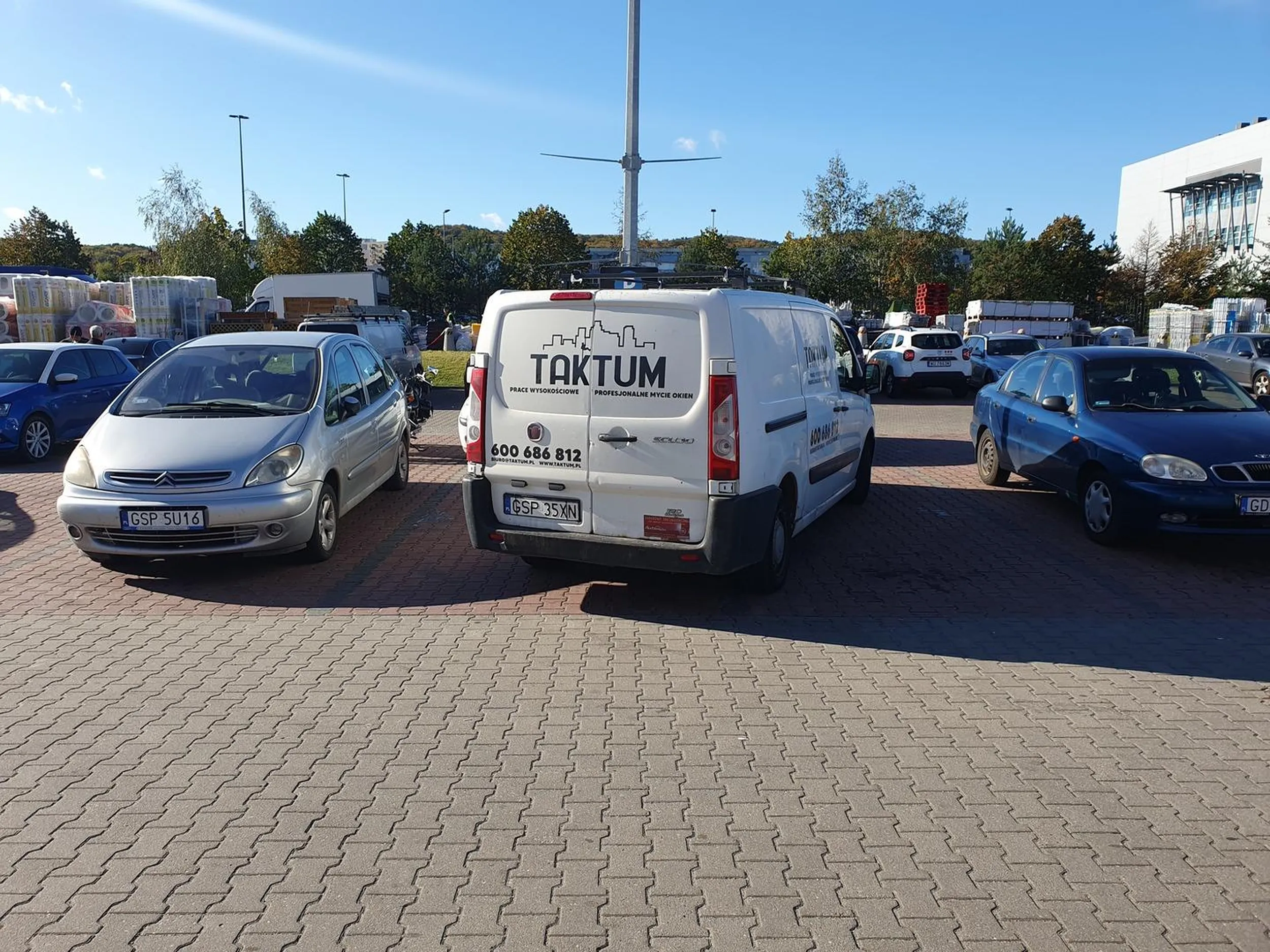 Poprawne parkowanie to najwidoczniej sztuka zapomniana...