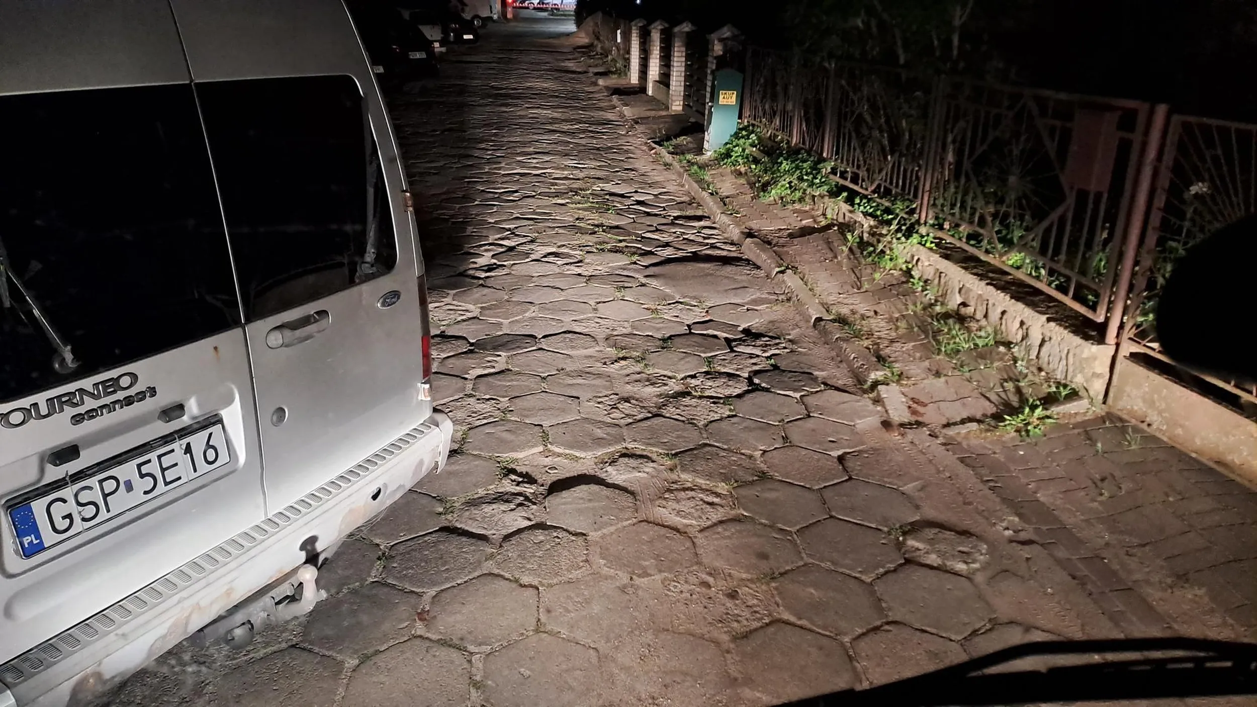 Parkowanie godne zwrócenia prawa jazdy do urzędu i przesiadki na rower