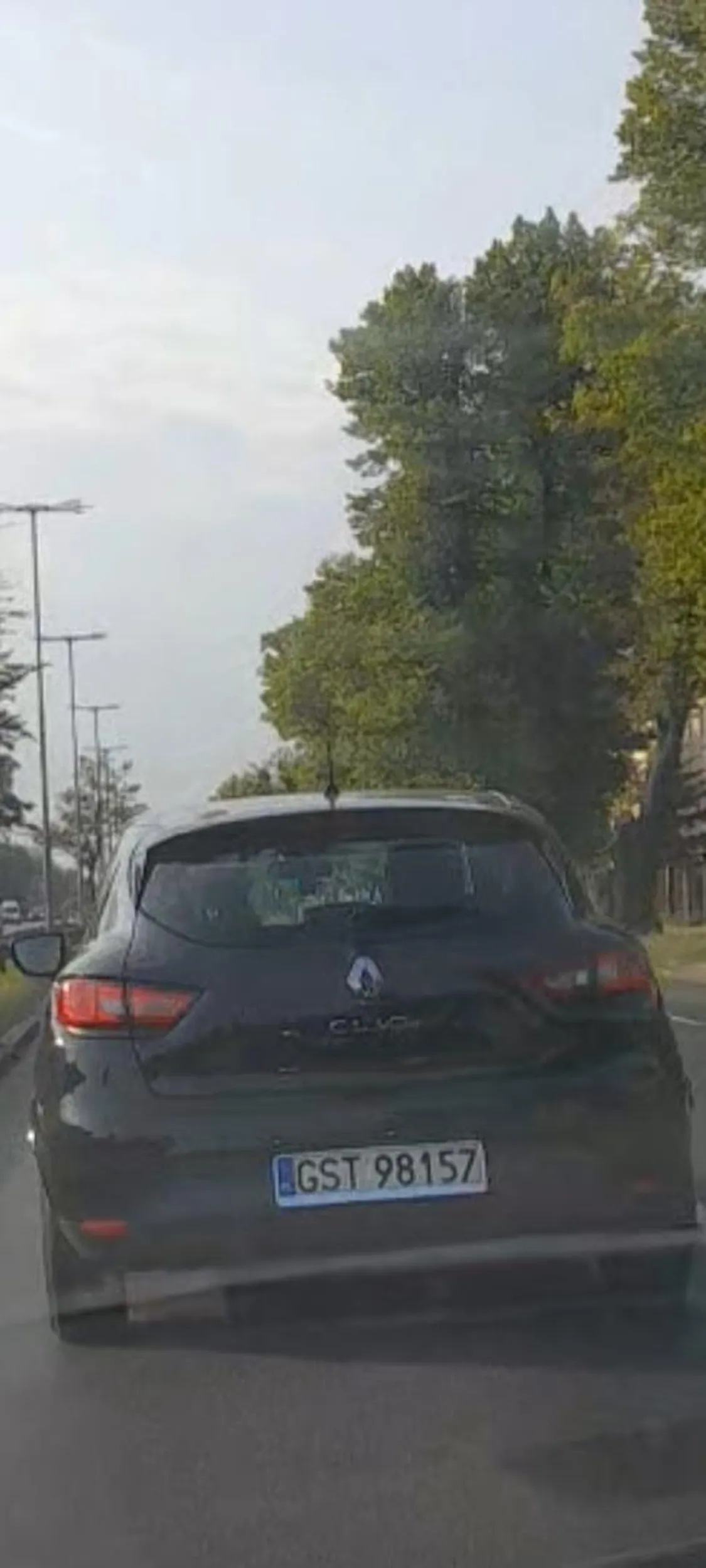 Paniusiu lewy pas sluzy do wyprzedzania nie blokowania go i robienia korka