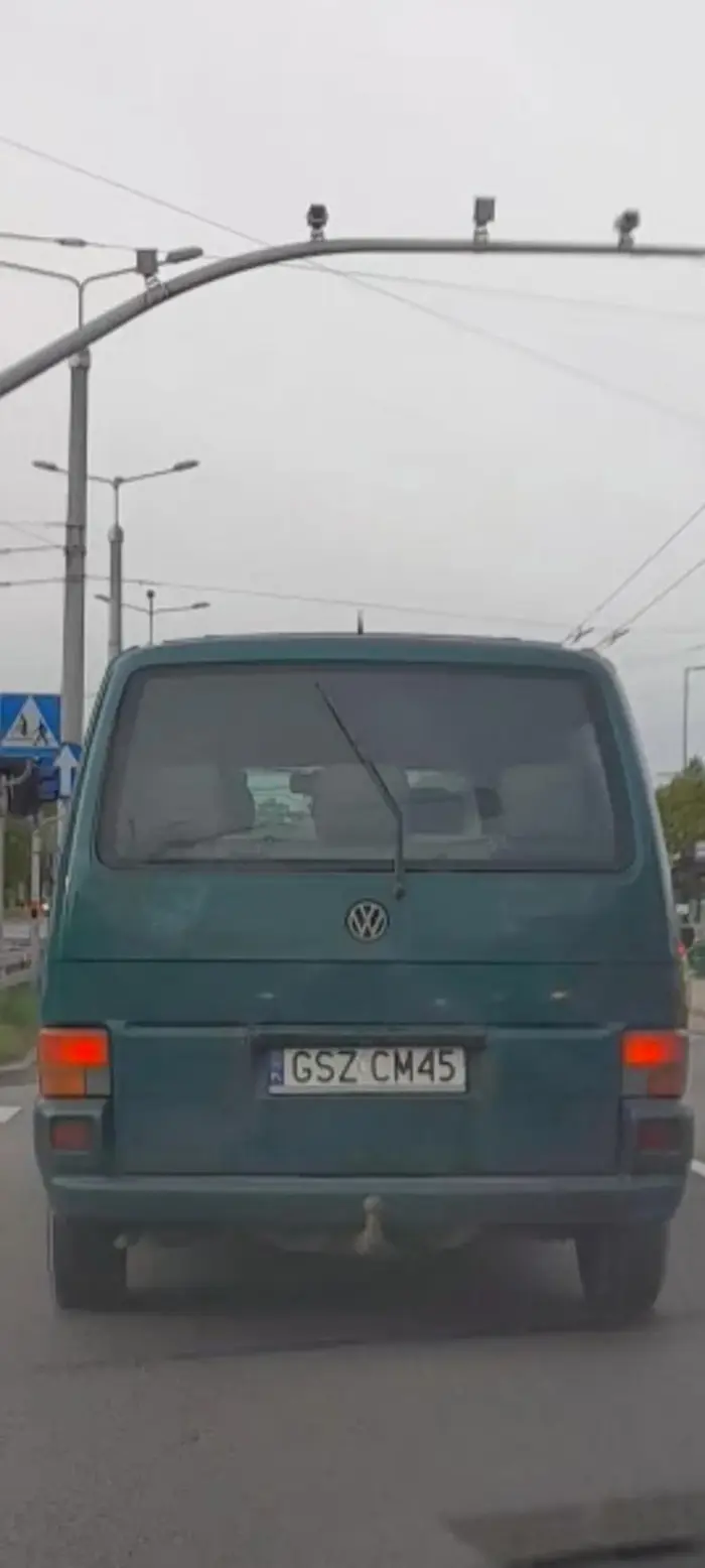 Slinaczy się lewym prawy wolny I nie zjedzie tylko korek robi