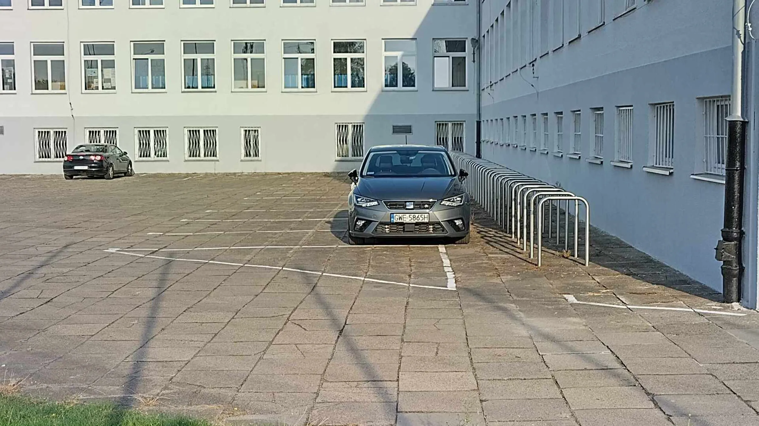 Wejherowsak tradycja parkowania jak ostatnia łajza to ważny element rodzinnej tradycji, trzeba podtrzymywać