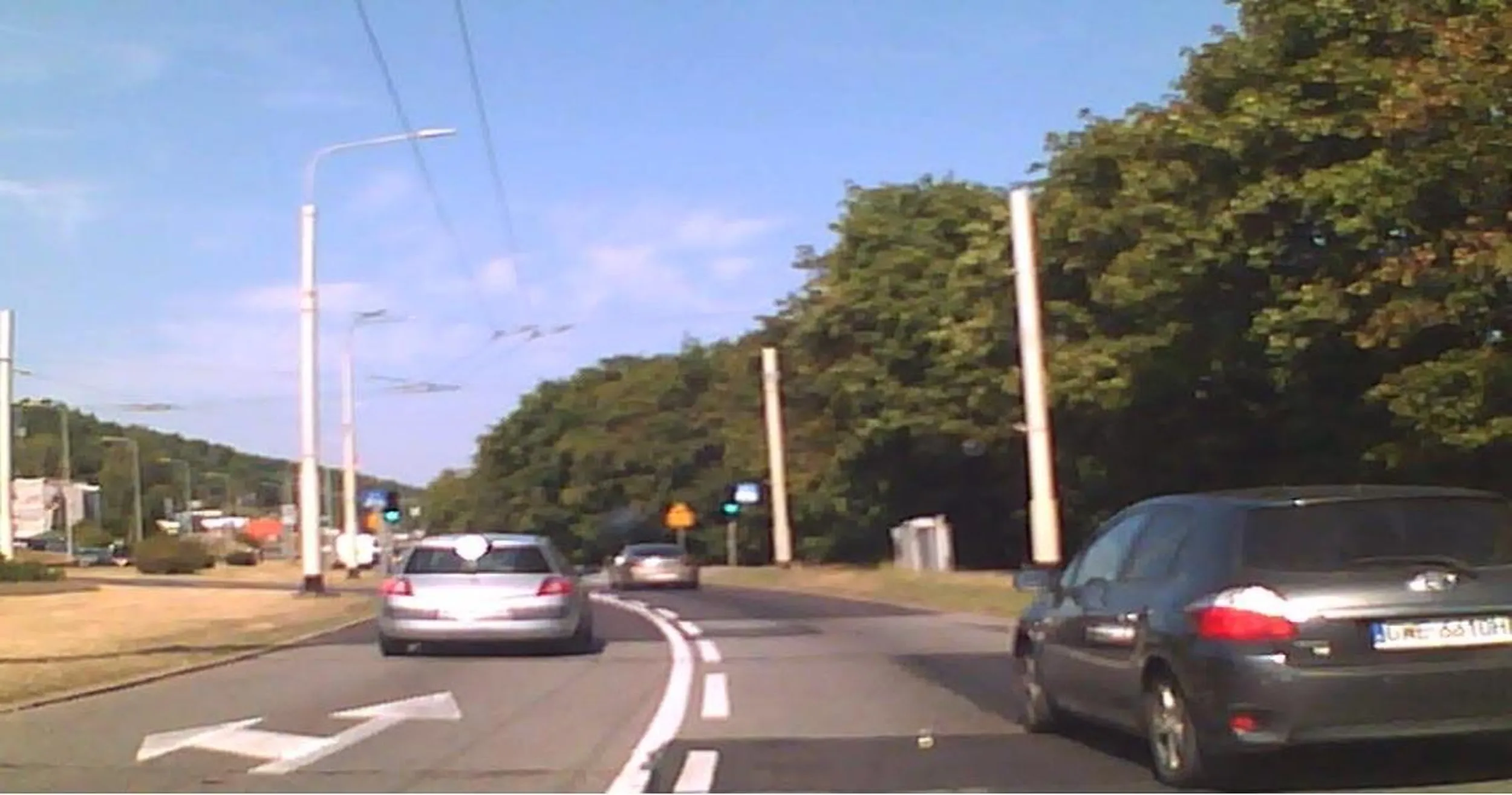 Wymuszenie na wylocie z Gdyni, musiałem ratować się ucieczką na drugi pas. Zero wyobraźni.