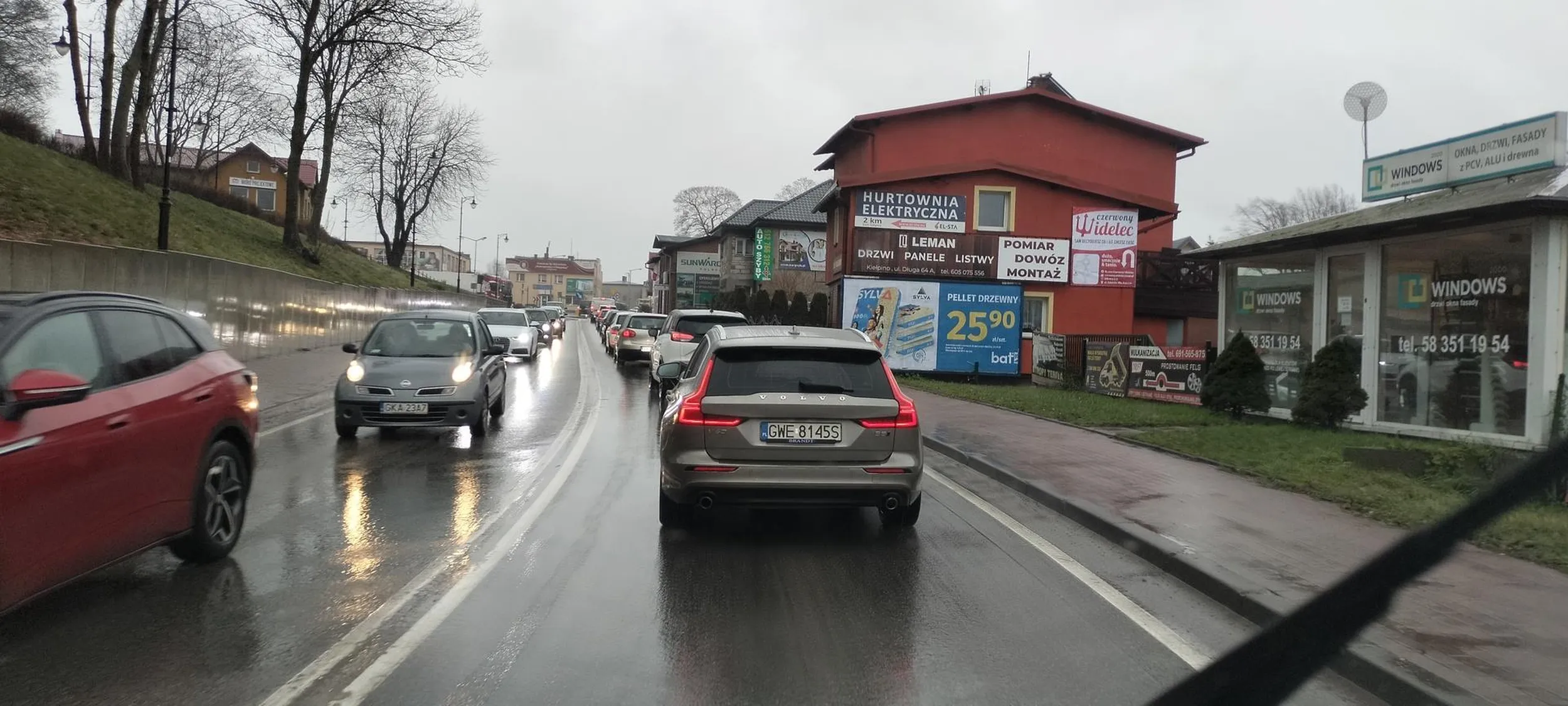 Kolejny bezczelny typ który wymusił pierszenstwo
