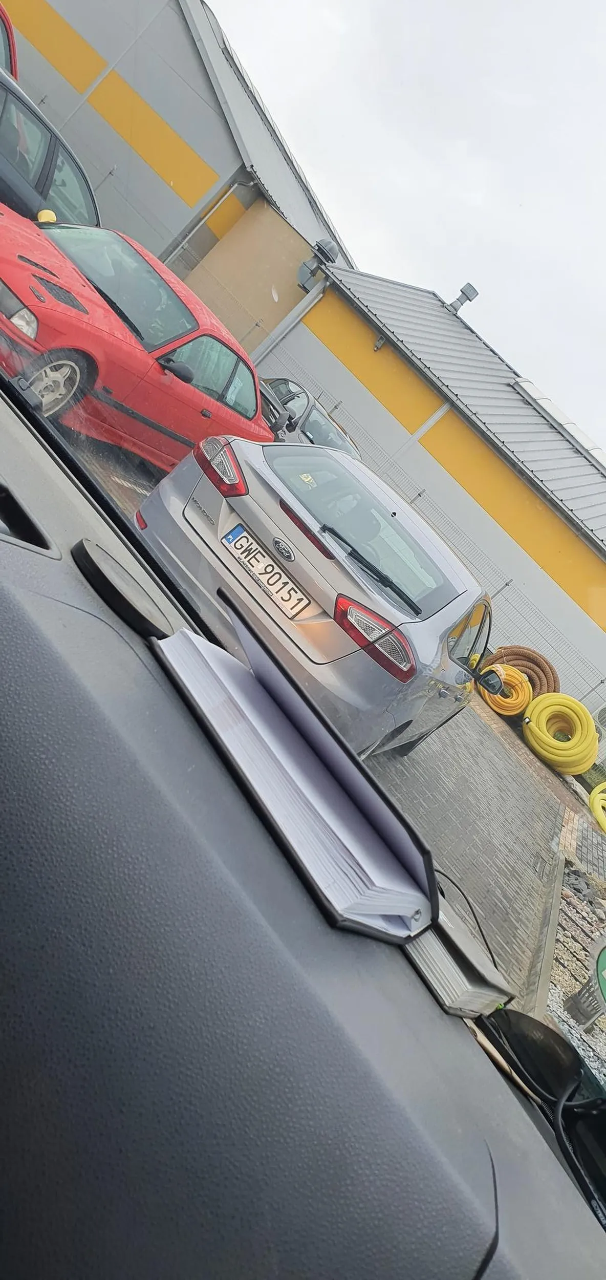 Mistrz parkowania! Czas oczekiwania aż kolega sobie wyjedzie 10 min