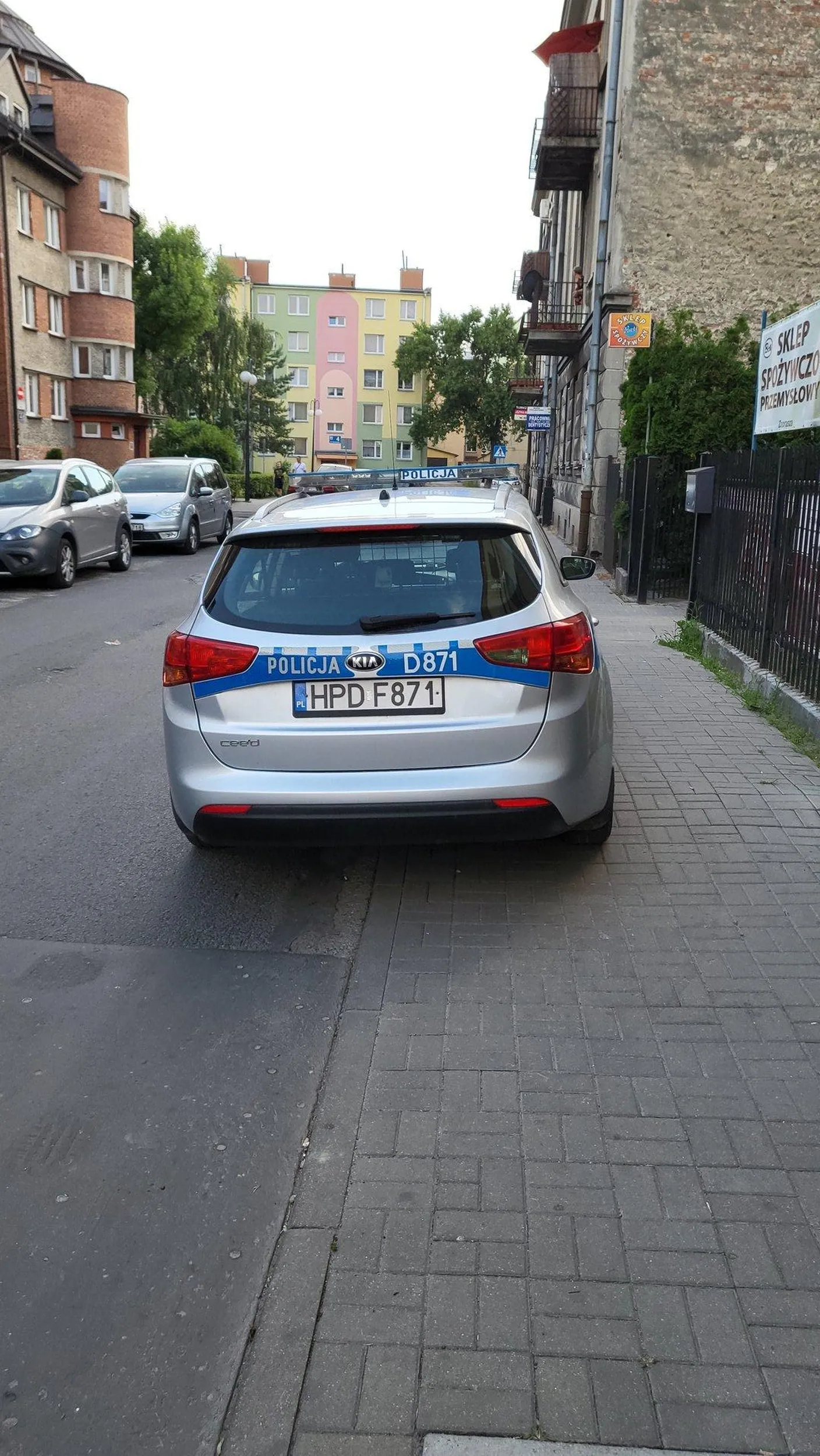 Pewnie jak ja bym tak zaparkował to dostał bym mandat