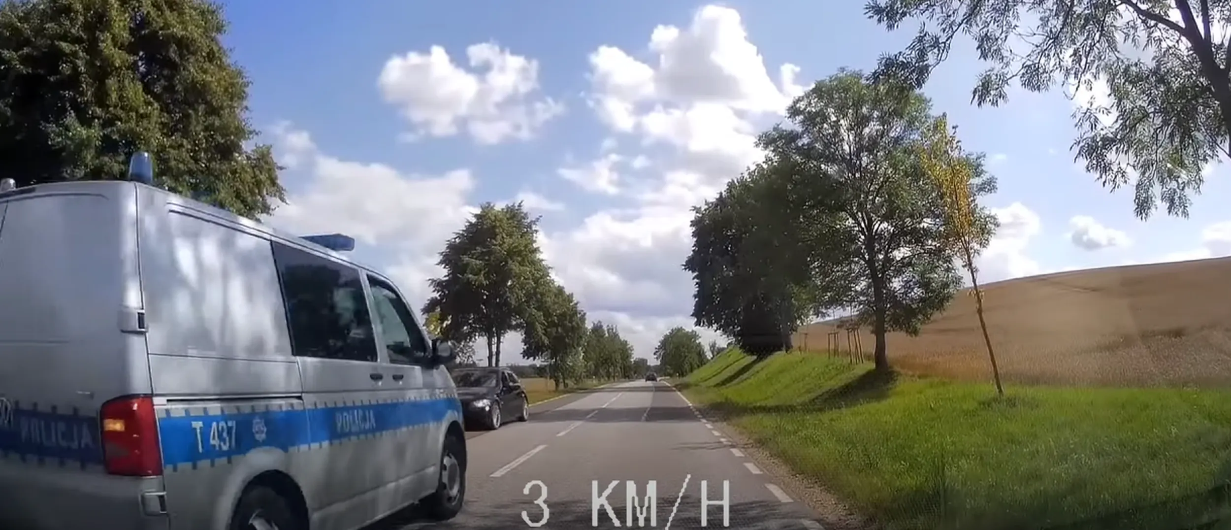 Wyprzedzanko na czołówkę bez bomb xD. Z filmiku: //tablica-rejestracyjna.pl/images/photos/20231012135506.bmp