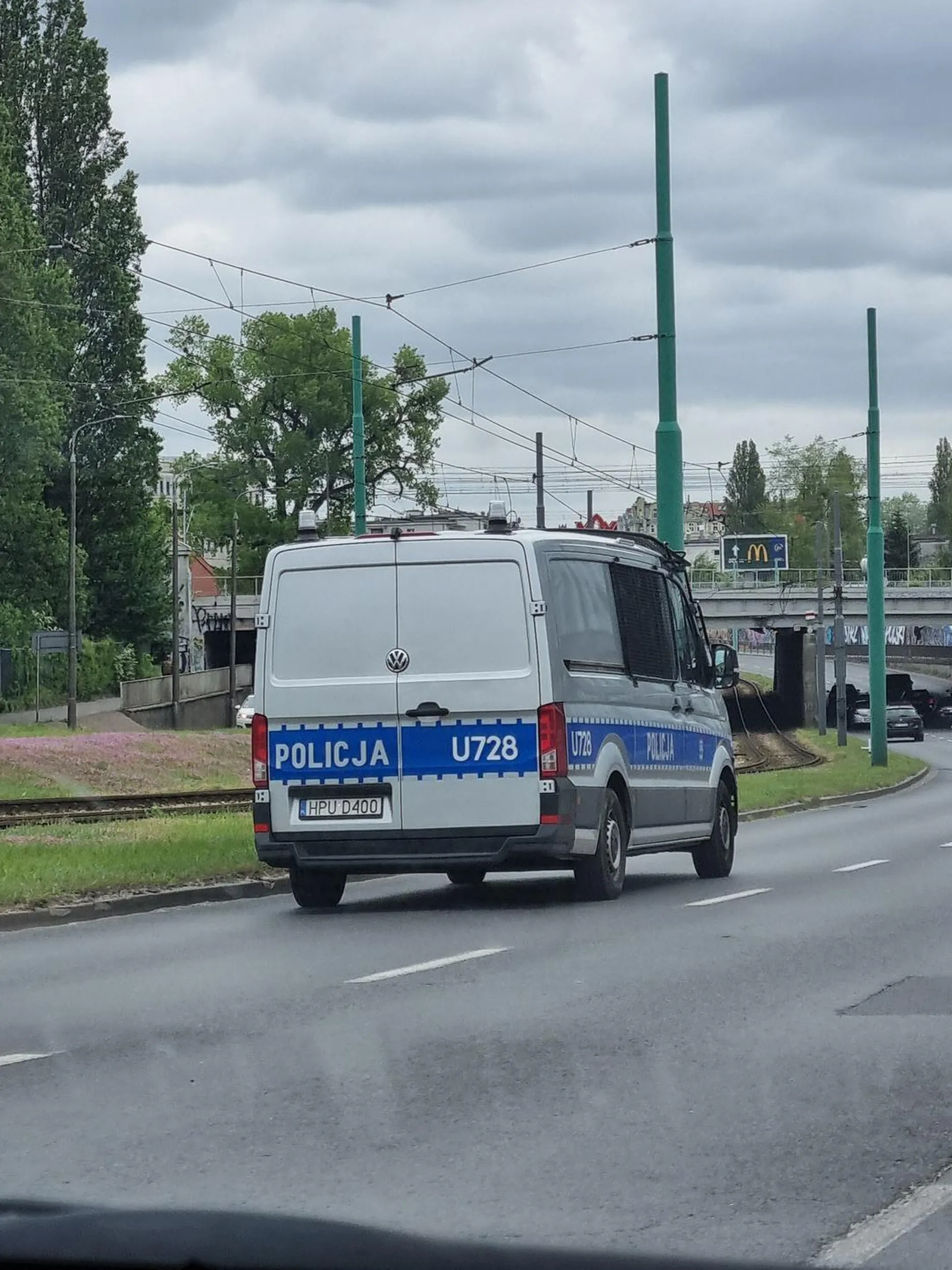 Lodówa jedzie znacznie powyżej limitu prędkości, pomimo braku sygnału świetlnego ani dźwiękowego