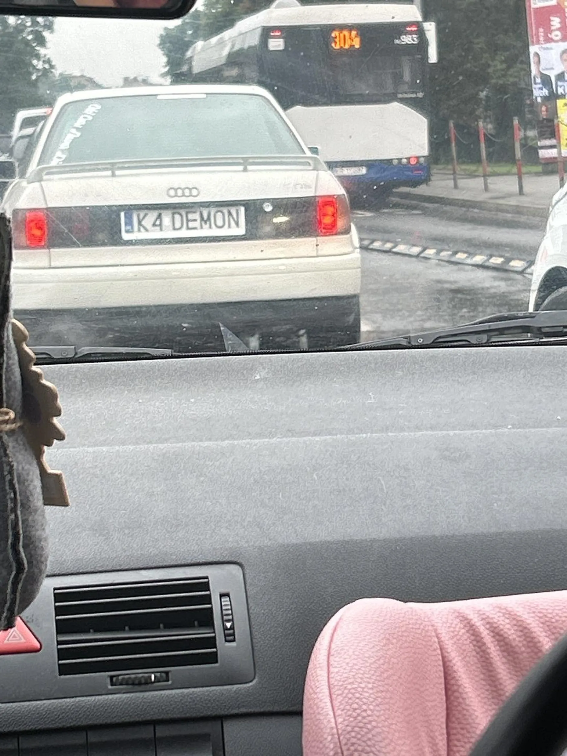 Jade za nim pare km i co chwile wodze jak sypie sie podwozie . Omijac z daleka