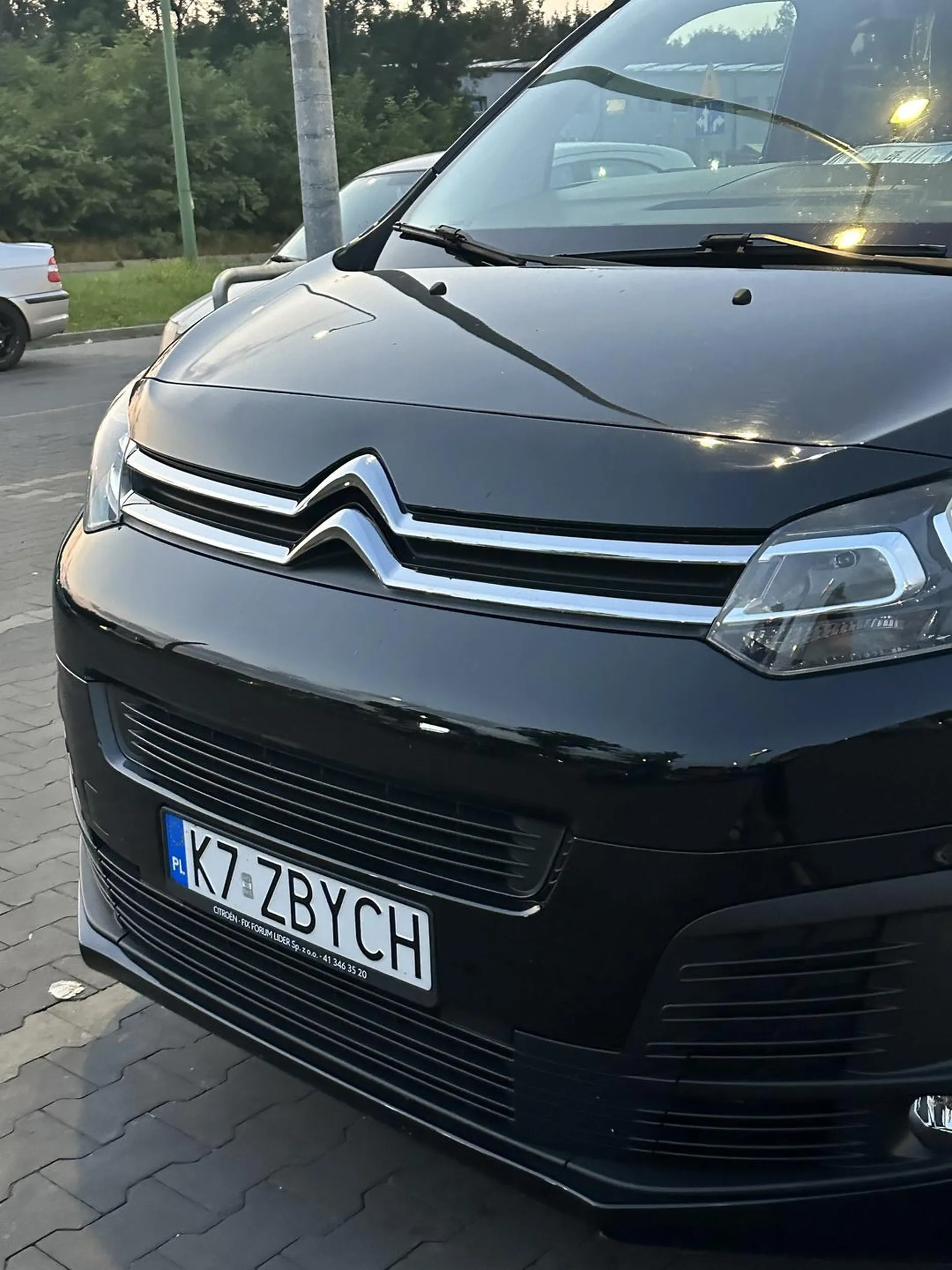 Widziany dziś pod biedrą w Strzemieszycach, czarny citroen. Zajebista rejestracja tyle moge powiedziec.