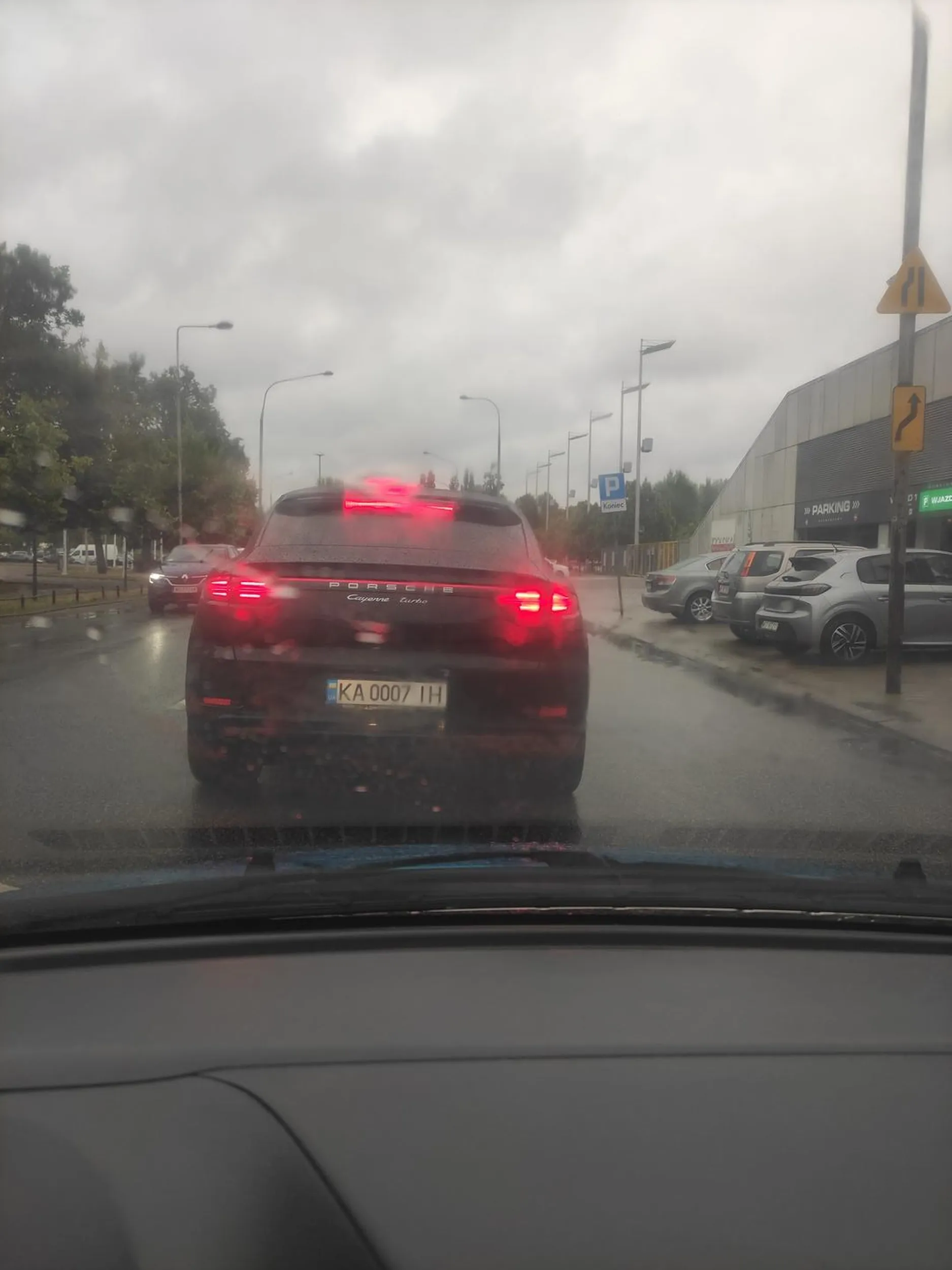 Wymuszanie pierwszeństwa, jazda Porsche nie zwalnia z przepisów