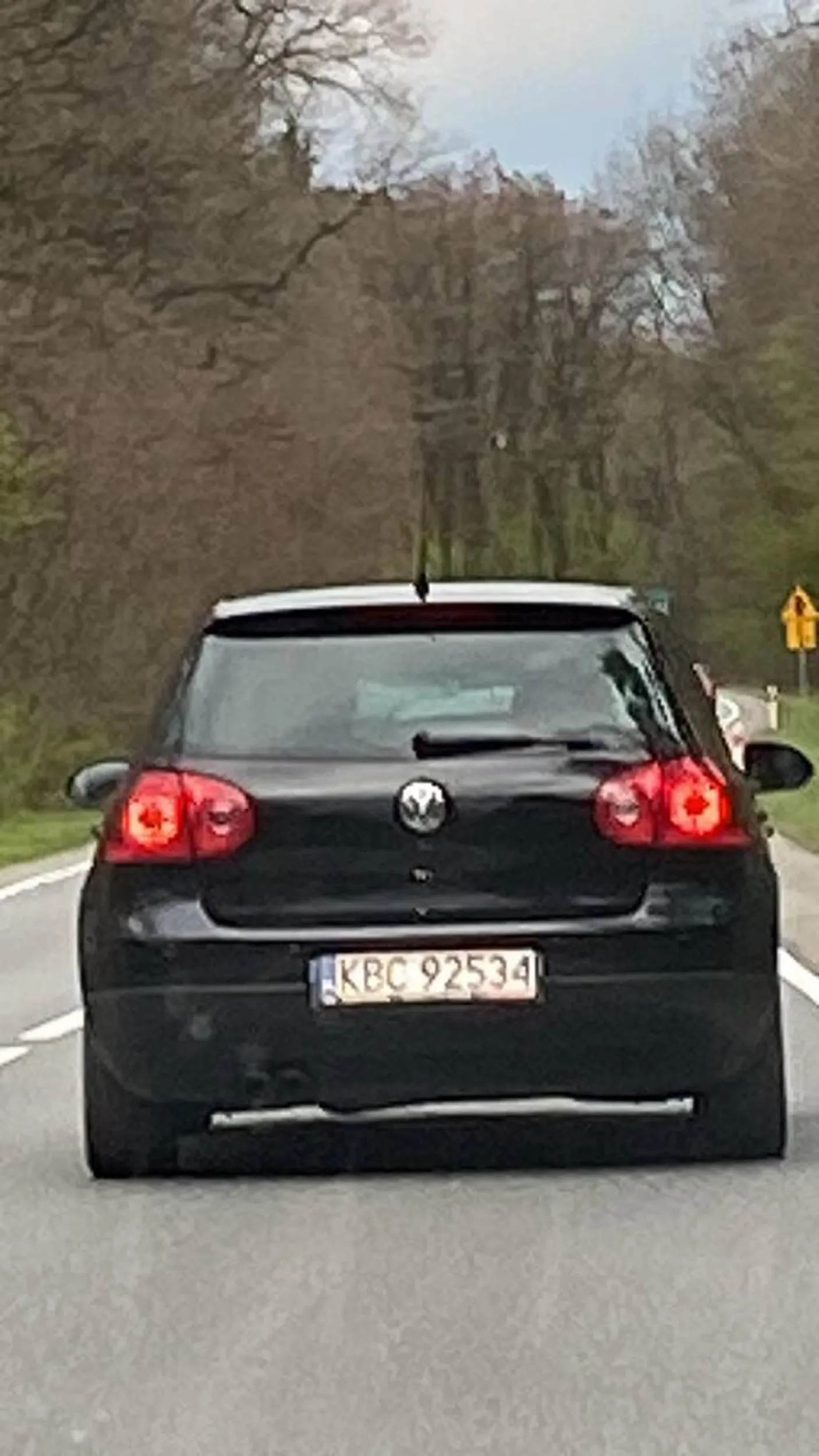 Japierdole wlecze się 20 na h , jeszcze urwał zderzak na krawężniku