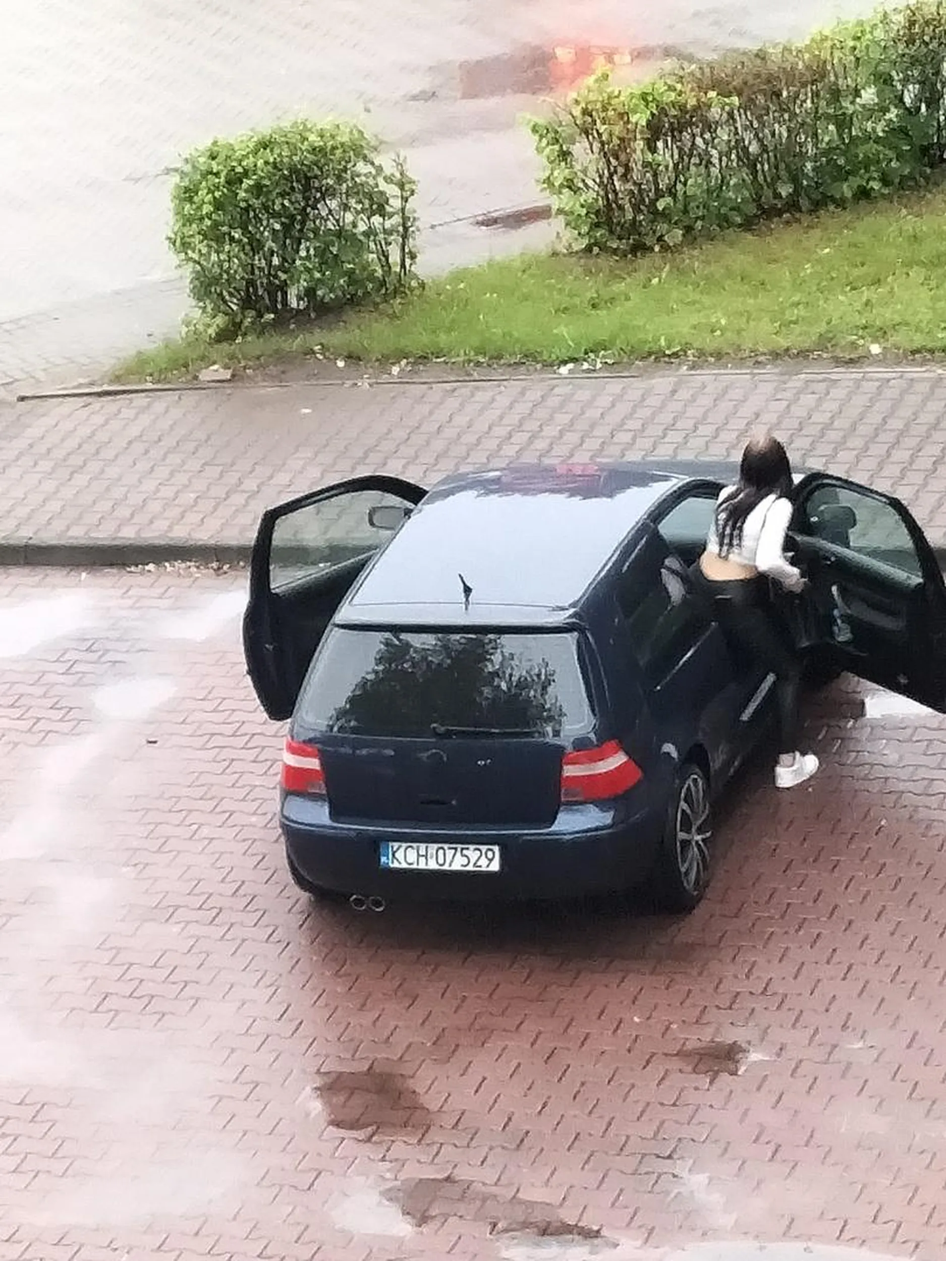 Gwiazda parkowania ...bo ma lejdi w stringach