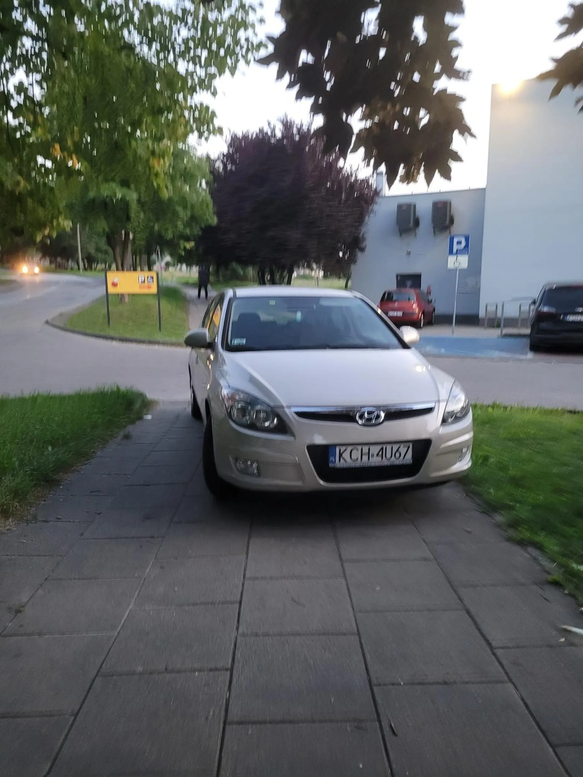 Zajebiste miejsce parkingowe ziomek