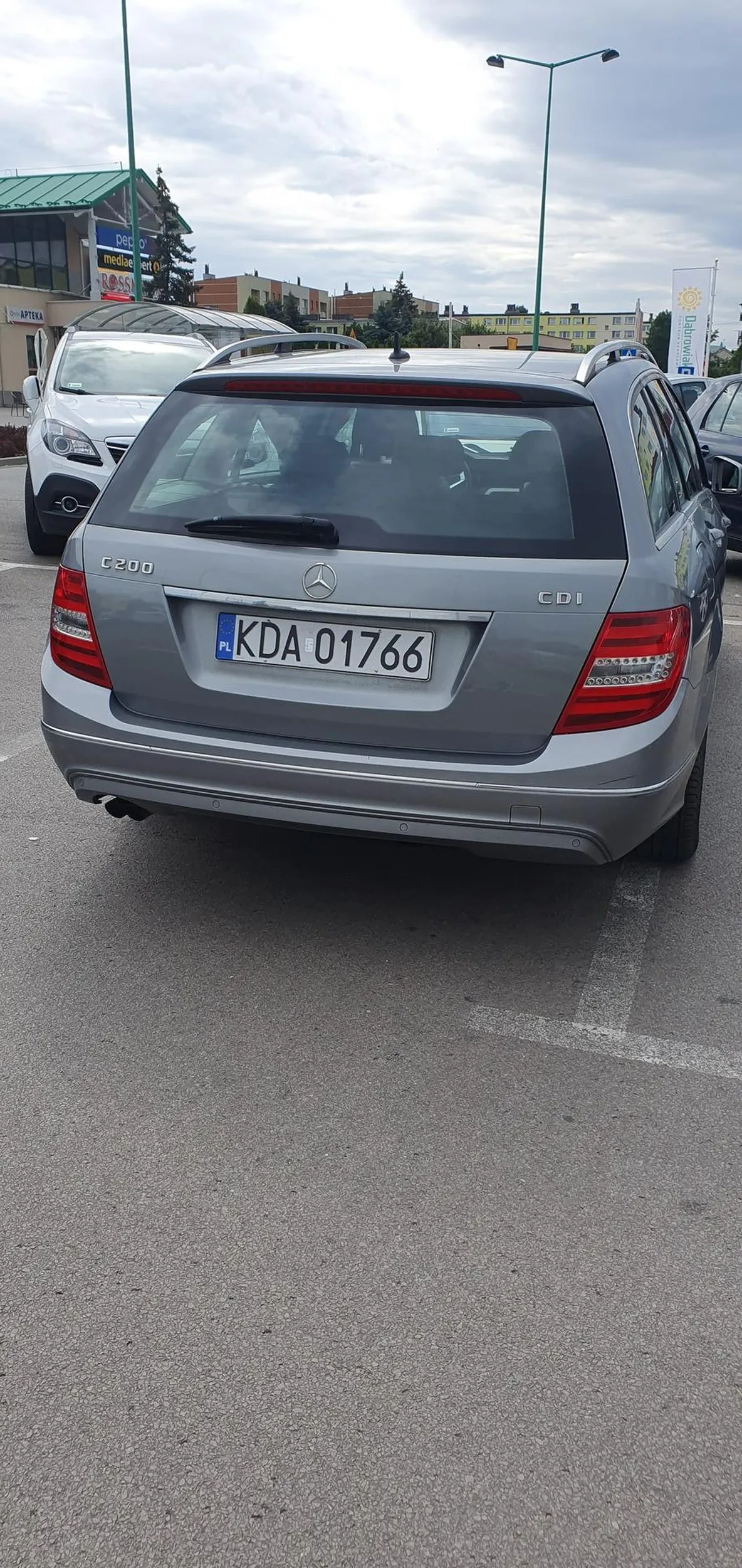 Ktoś tutaj ma problemy z stawaniem w liniach, polecam kolorowankę dla dzieci, żeby nauczyć się nie wyjeżdżać za linie