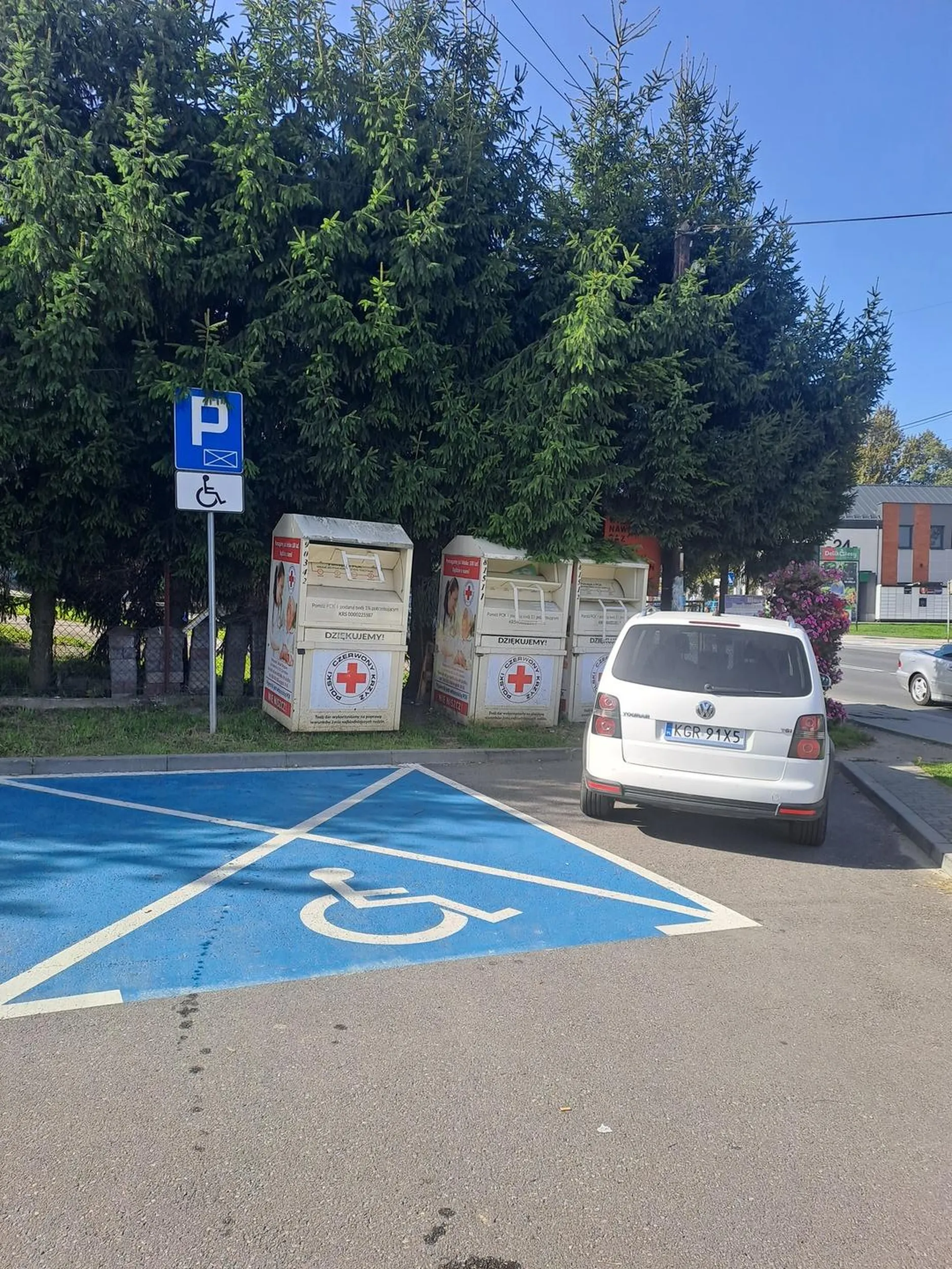 Przy parkowaniu pasowałoby myśleć o kimś więcej niż tylko sobie ?