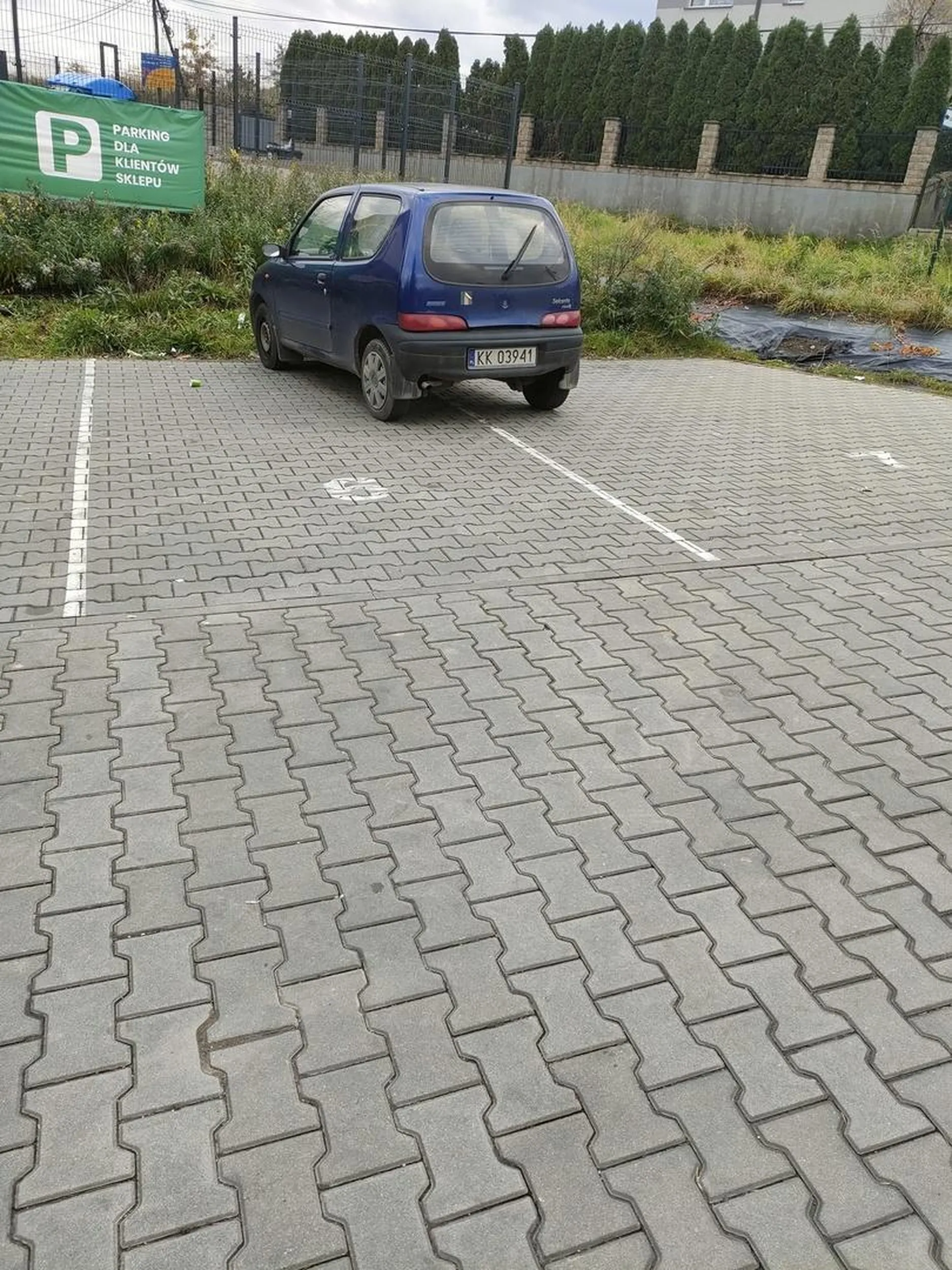 Za duże auto by zmieścić sie na miejscu postojowym