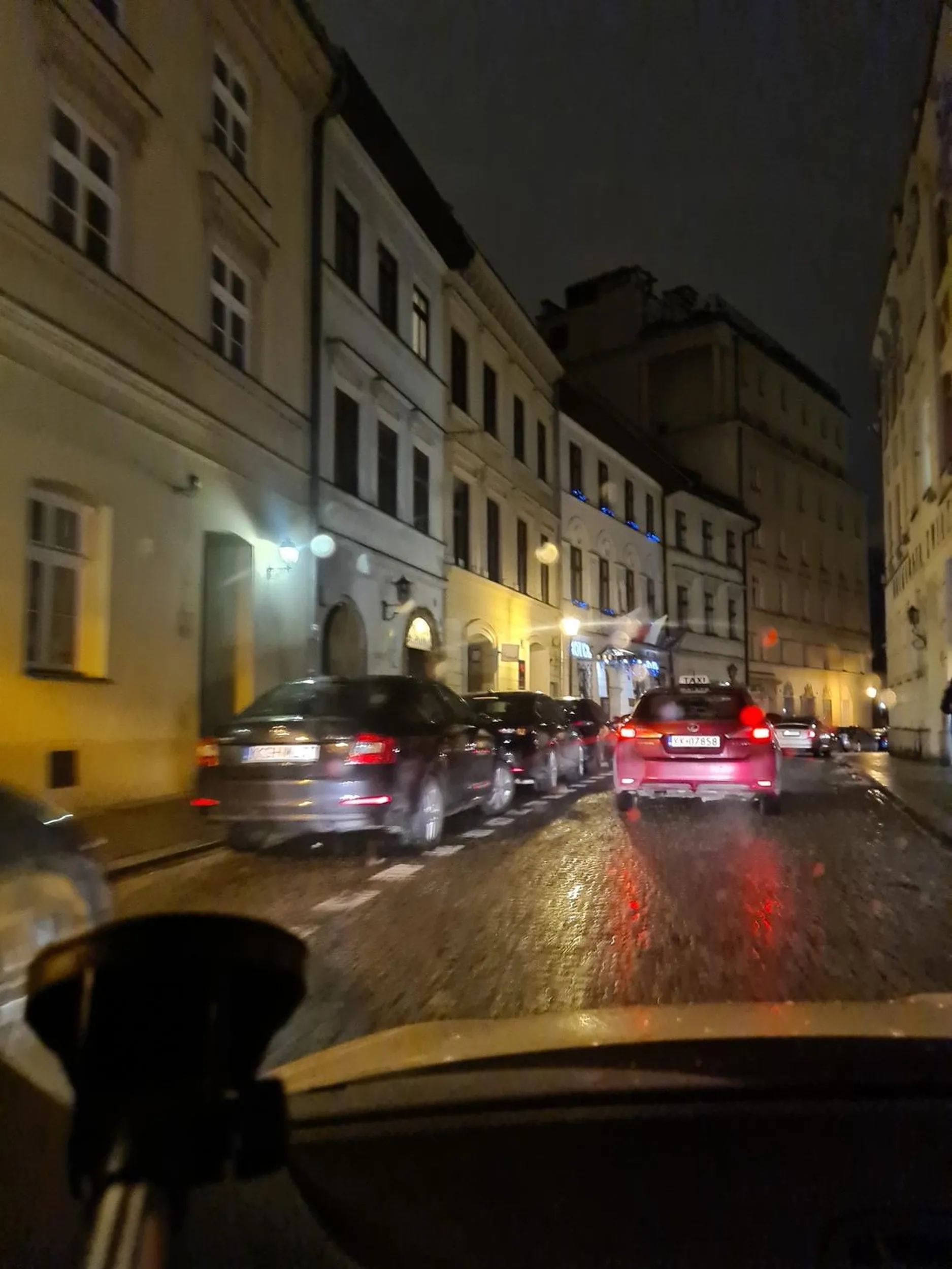 Kierowca wymusza pierwszeństwo