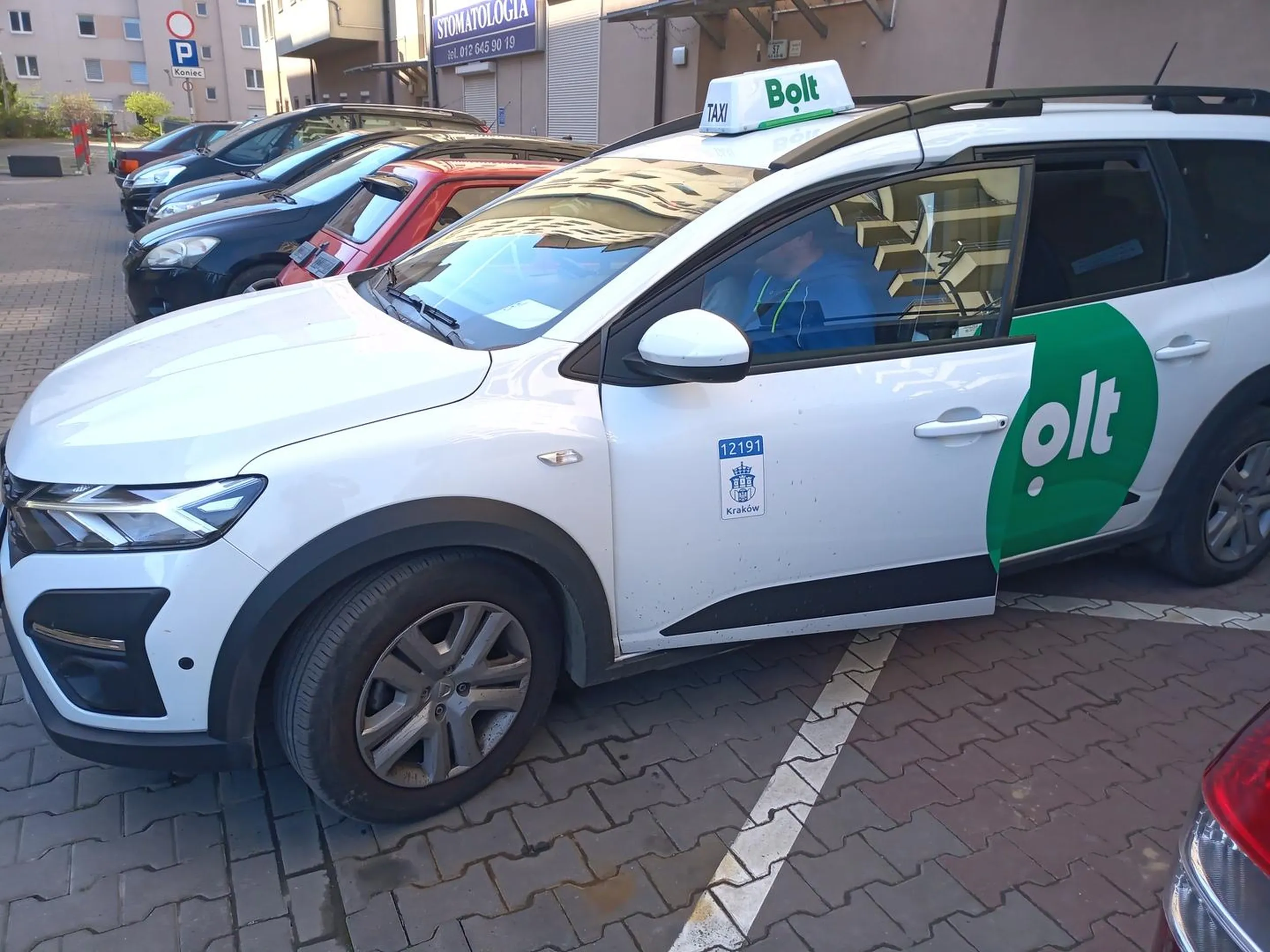 Uwaga!!! Ten kierowca chciał mnie pobić za trąbienie, agresywny i prosty cham, cwaniak, uważajcie na niego