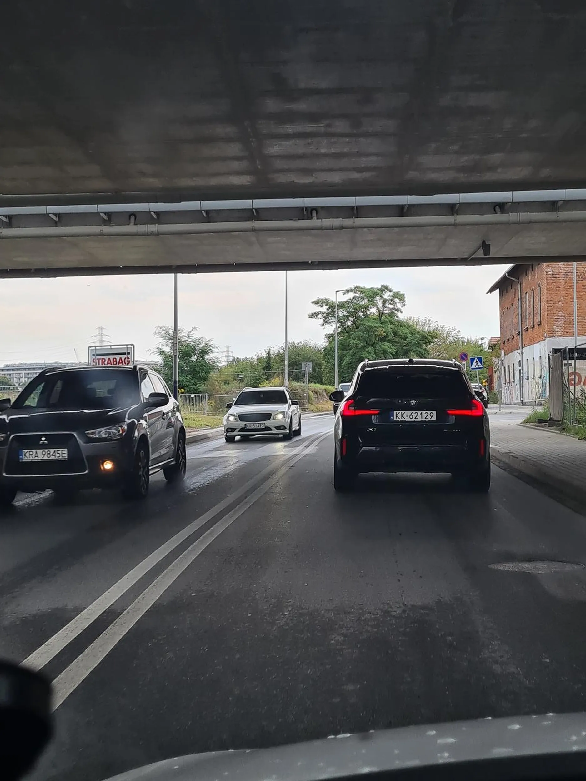 Kierowca wymusza pierwszeństwo