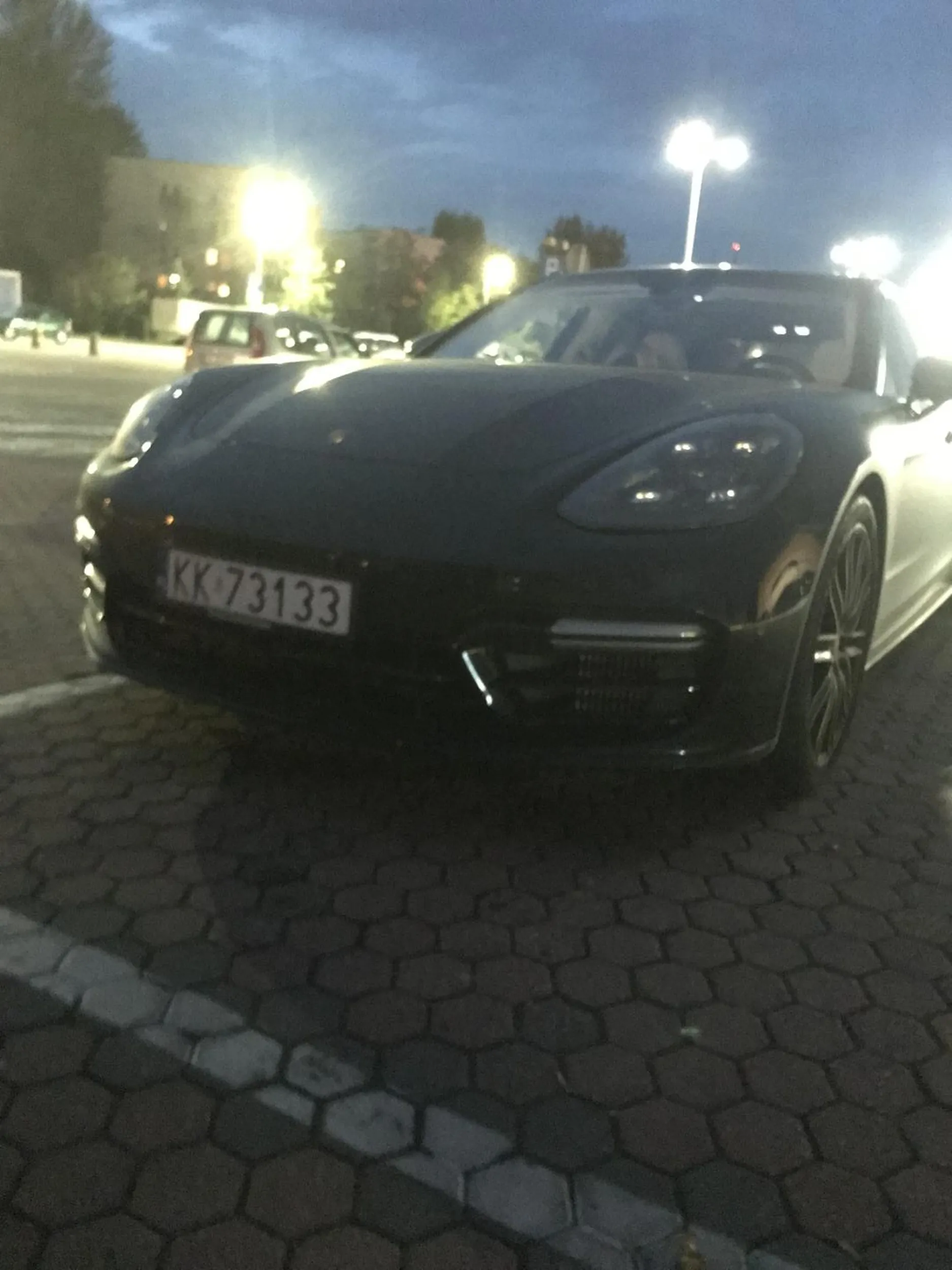 Mega dziękuje za pozwolenie zrobienia zdjęcia pańskiego auta! PIEKNE PORSZE