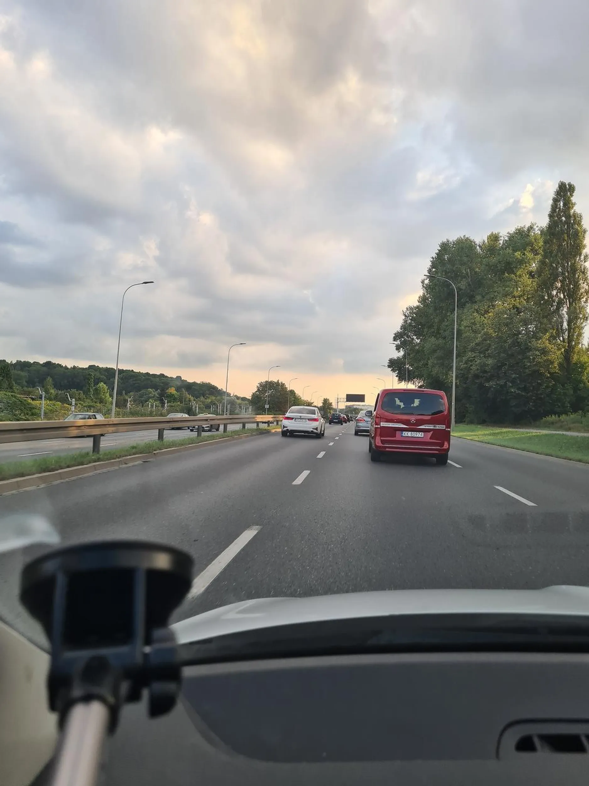 Kierowca wymusza pierwszeństwo