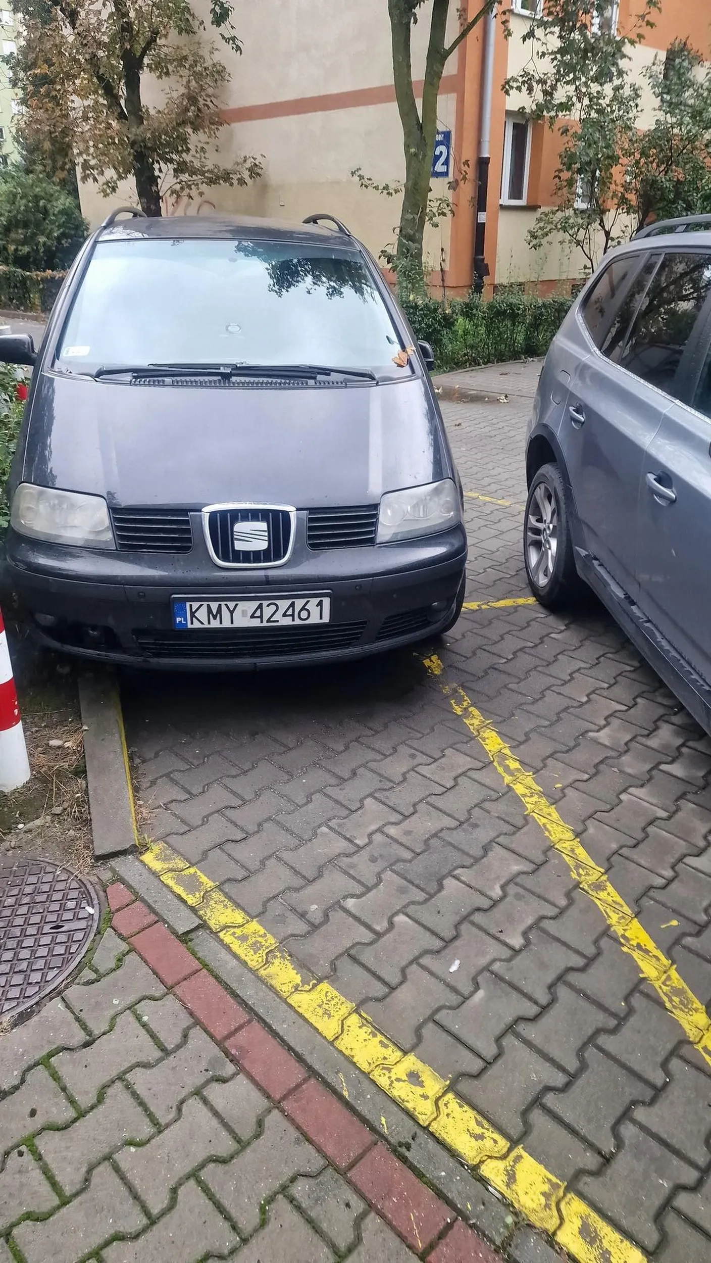 B*c blokuje wejście do lokalu użytkowego. Nie pierwszy raz