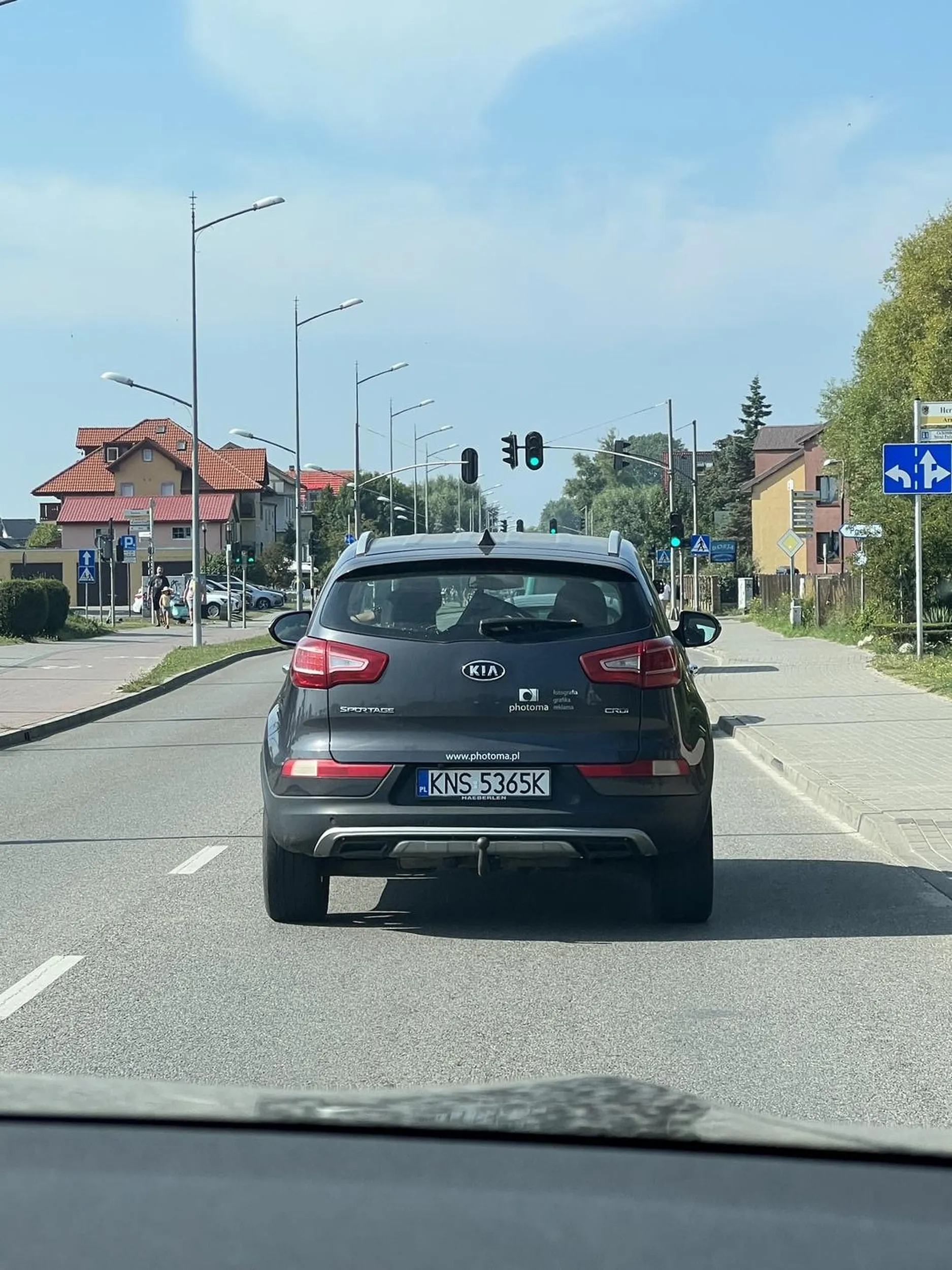 Wyprzedza na ciągłej